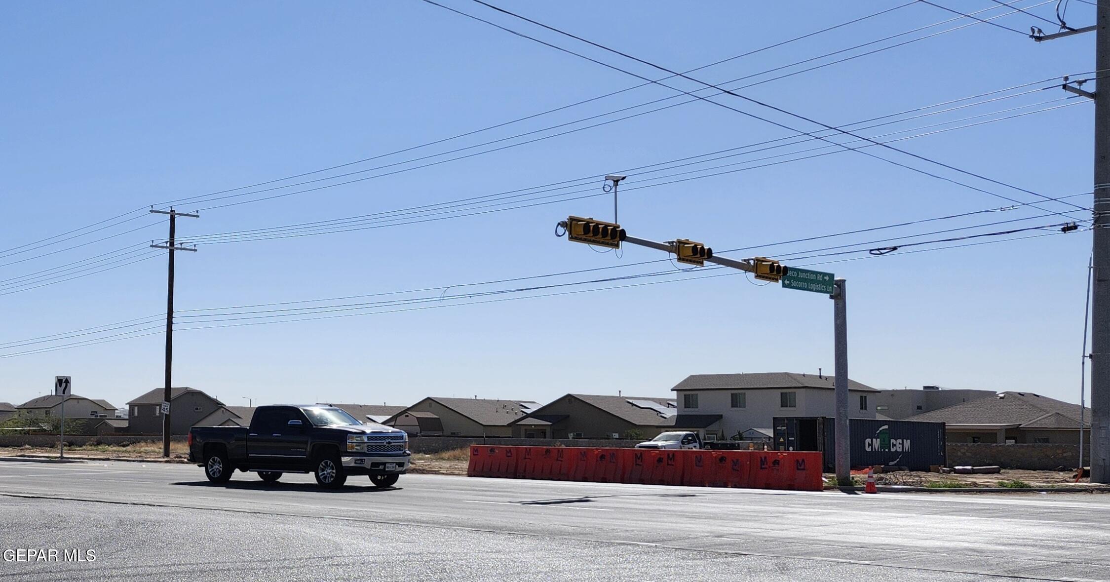 820 NUEVO HUECO TANKS Road, El Paso, TX 79927