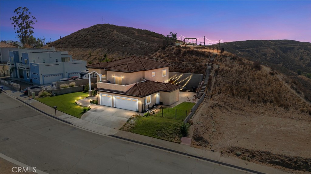3550 Ridge Line