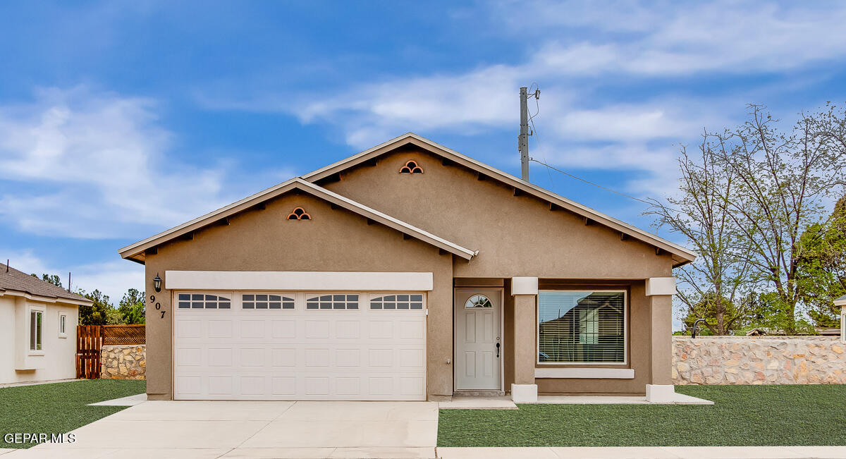 408 Kanza Avenue, Clint, TX 79836