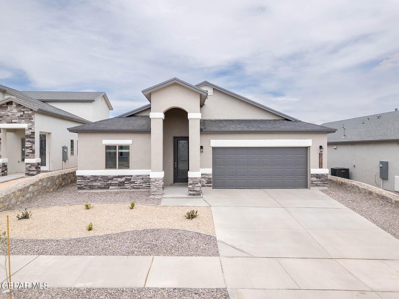 3904 Peak Place, El Paso, TX 79938
