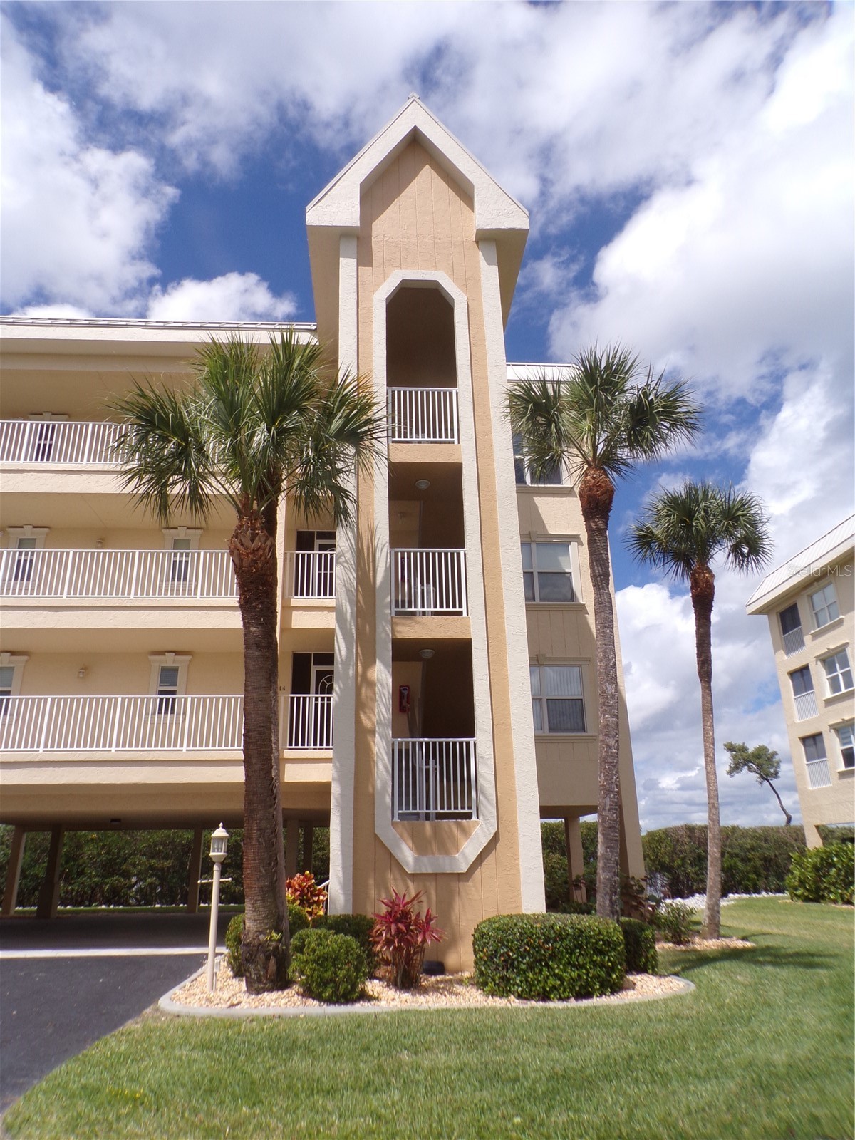 101 N MARION COURT 114