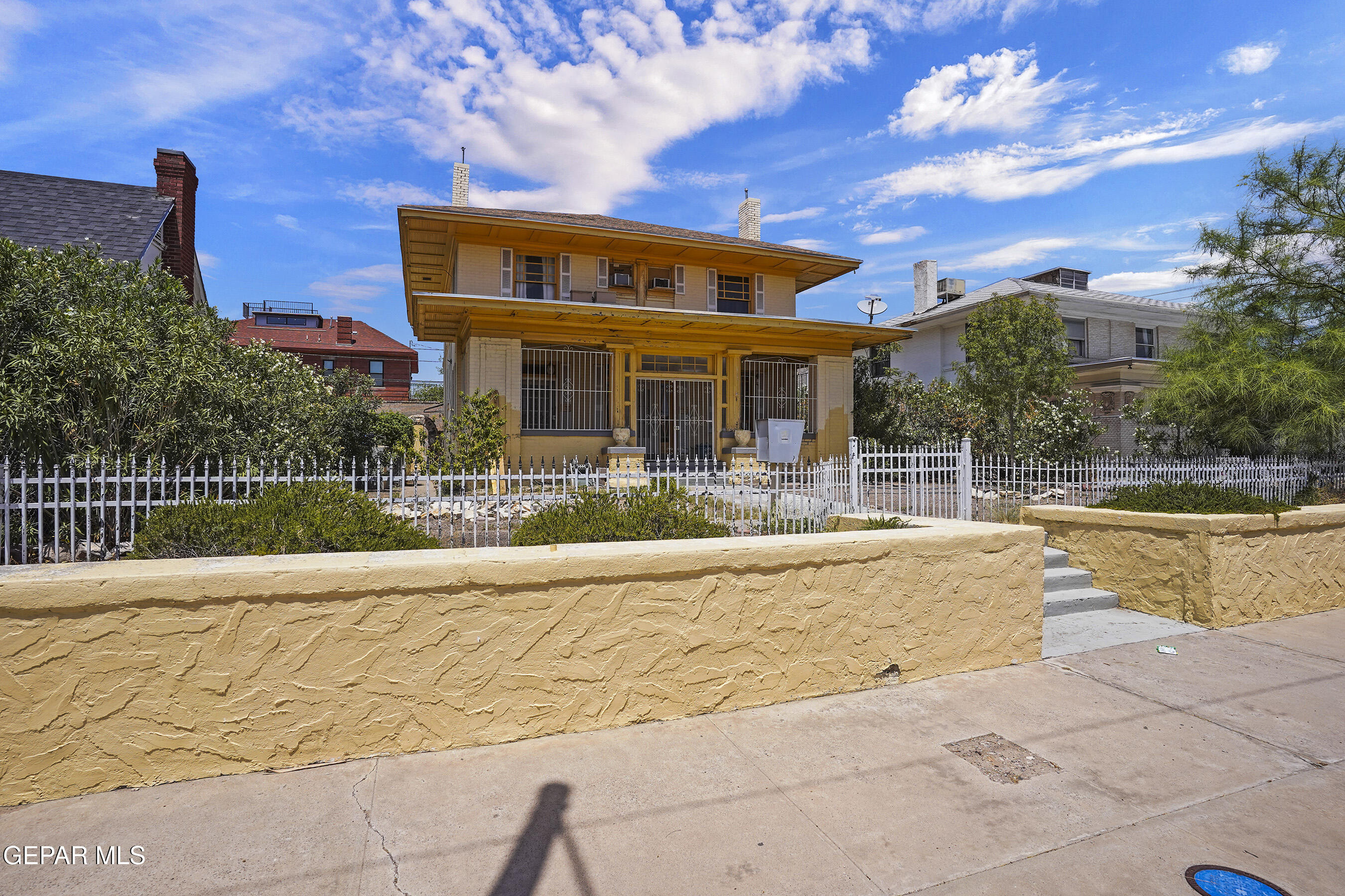 1207 E RIO GRANDE Avenue, El Paso, TX 79902