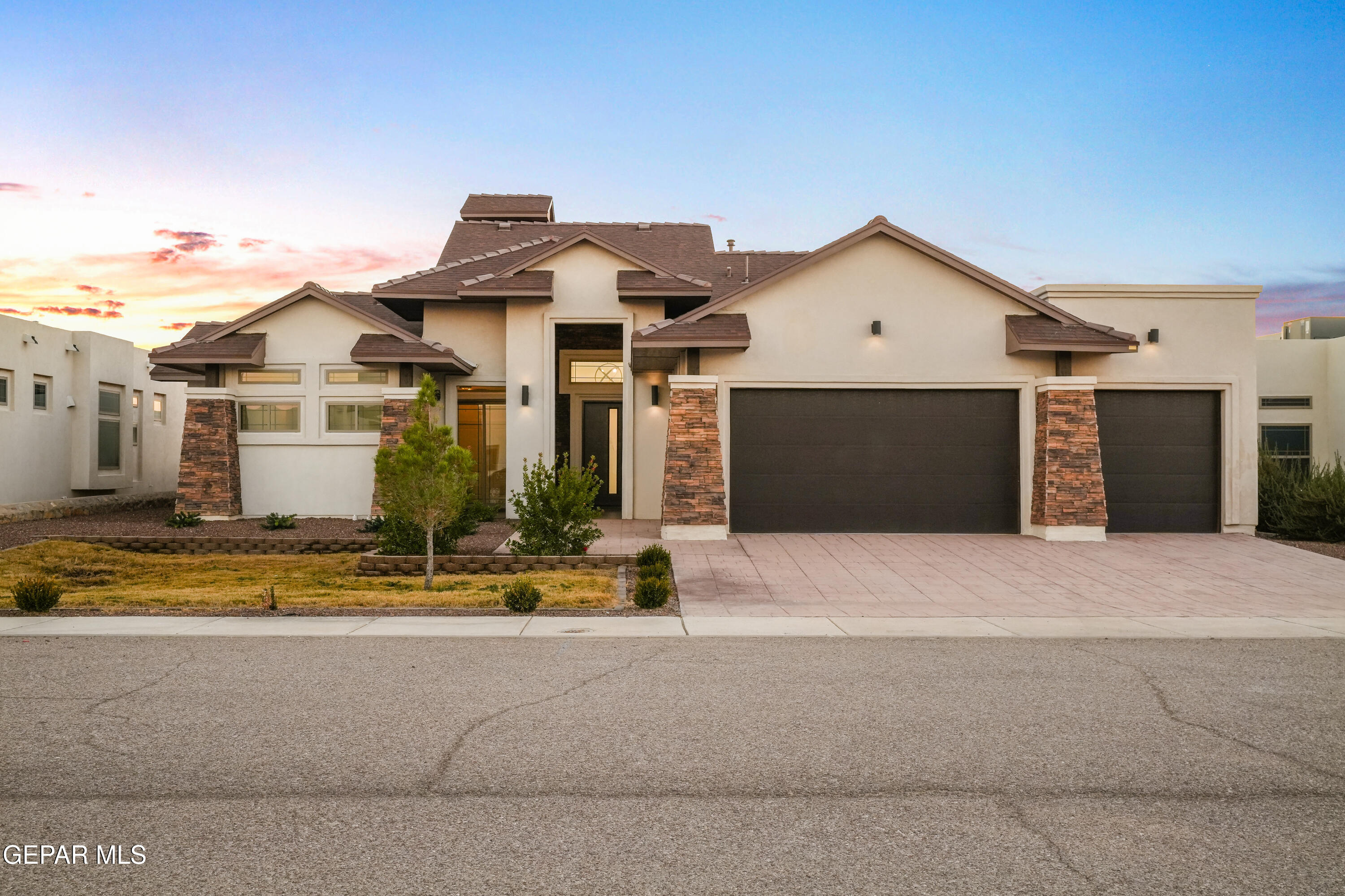 356 RIO DE JAZMIN Circle, El Paso, TX 79932