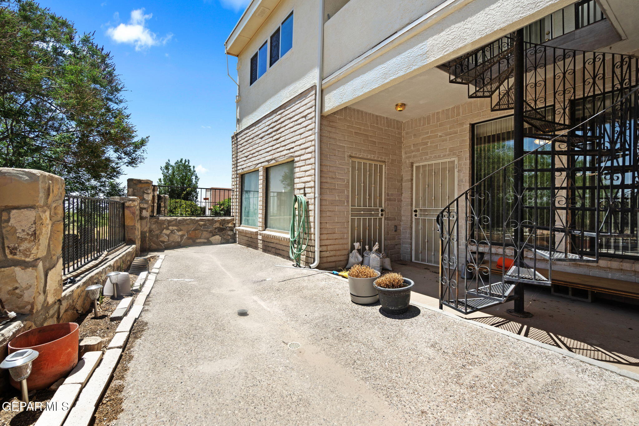 124 CASITAS DEL ESTE Lane, El Paso, TX 79935