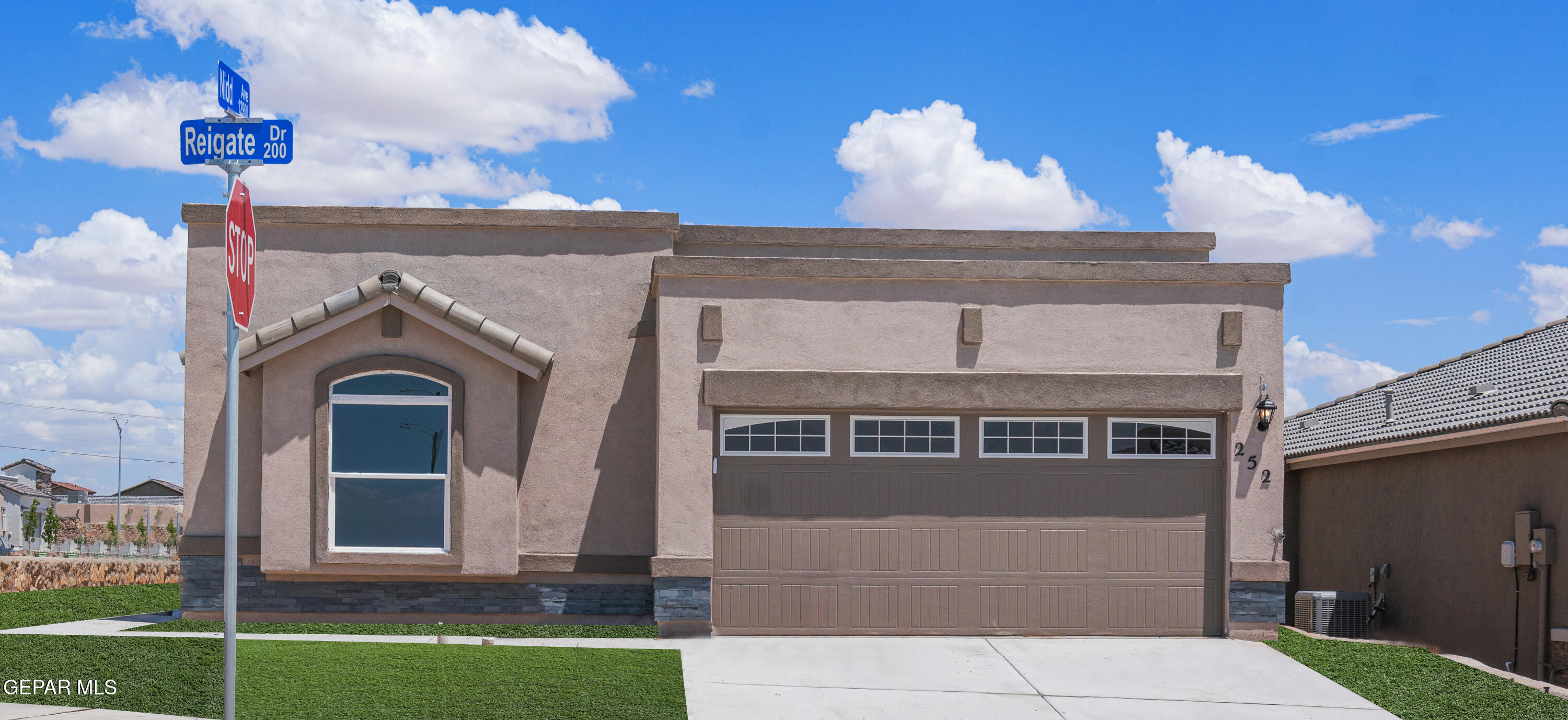 320 Kindred Drive, Clint, TX 79836
