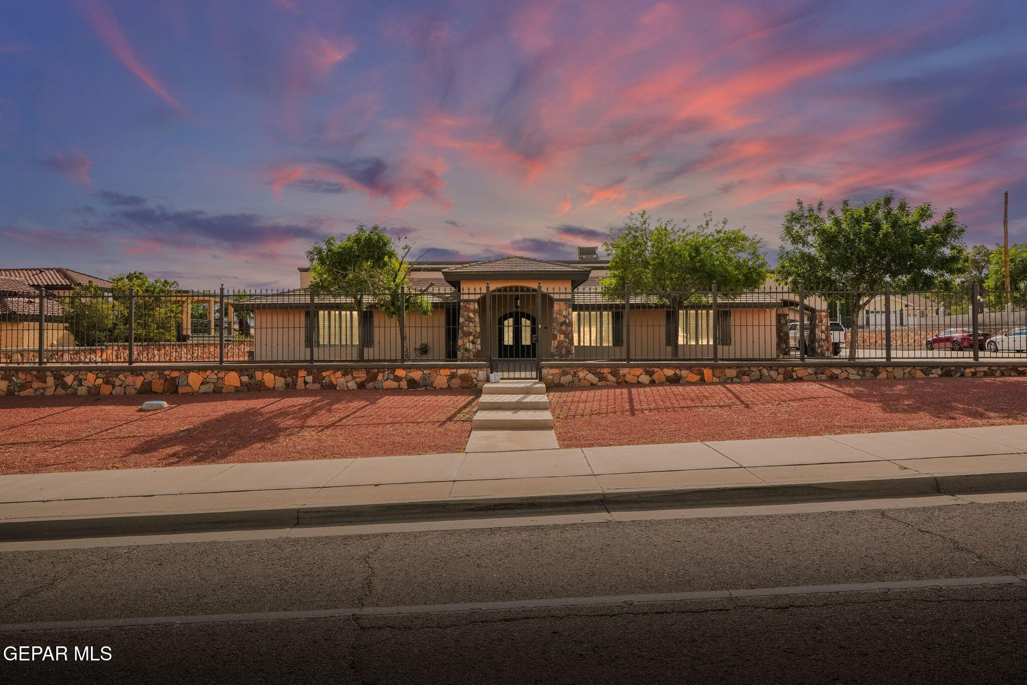 1113 LOMA VERDE Drive, El Paso, TX 79936