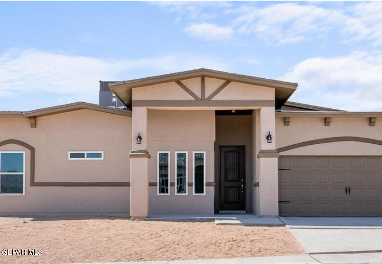 6901 Levee Circle, El Paso, TX 79932