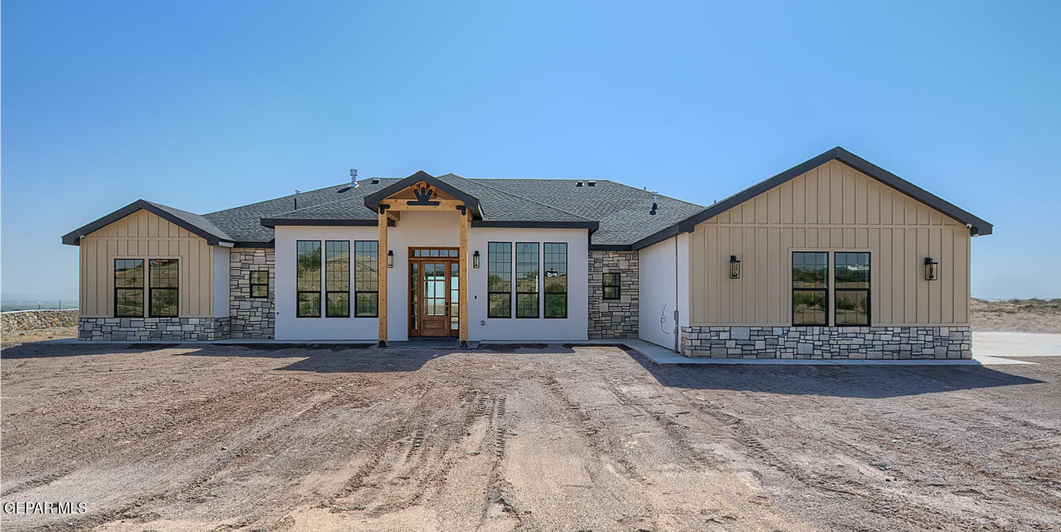 6035 Dusty Prints Road, Las Cruces, NM 88007