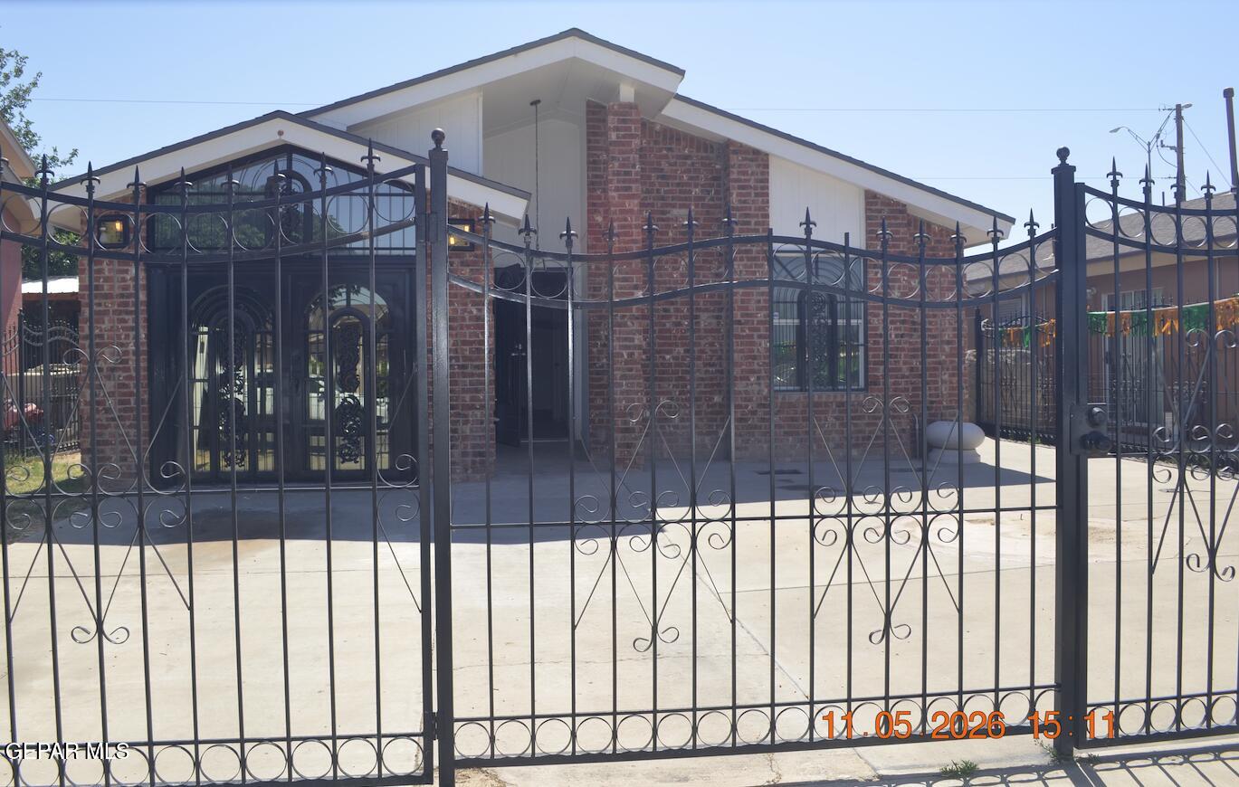 8665 ADRIANA Court, El Paso, TX 79907