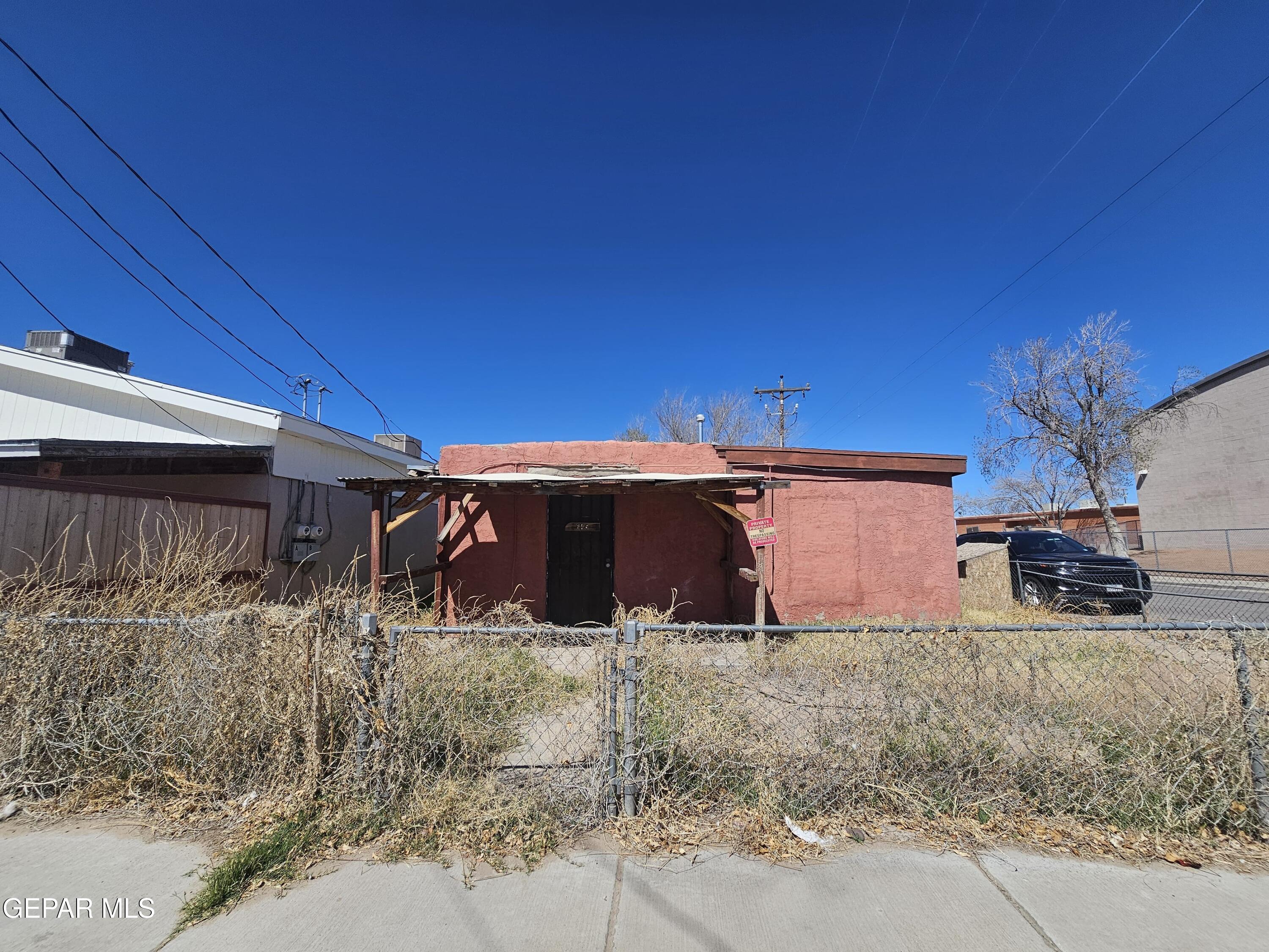 645 E CHESTNUT Avenue, Las Cruces, NM 88001