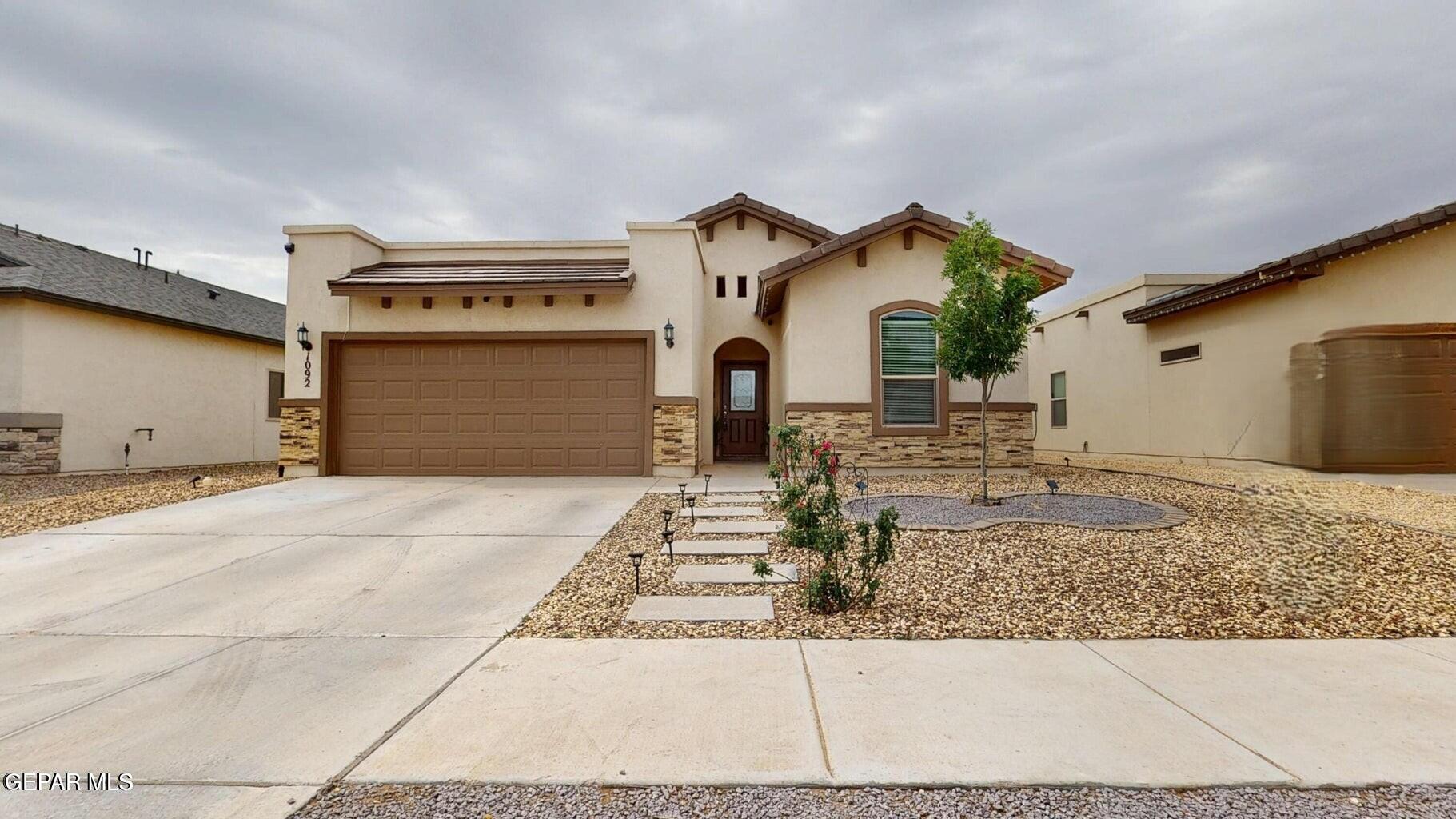 1092 NICKEL HILL Avenue, Santa Teresa, NM 88008