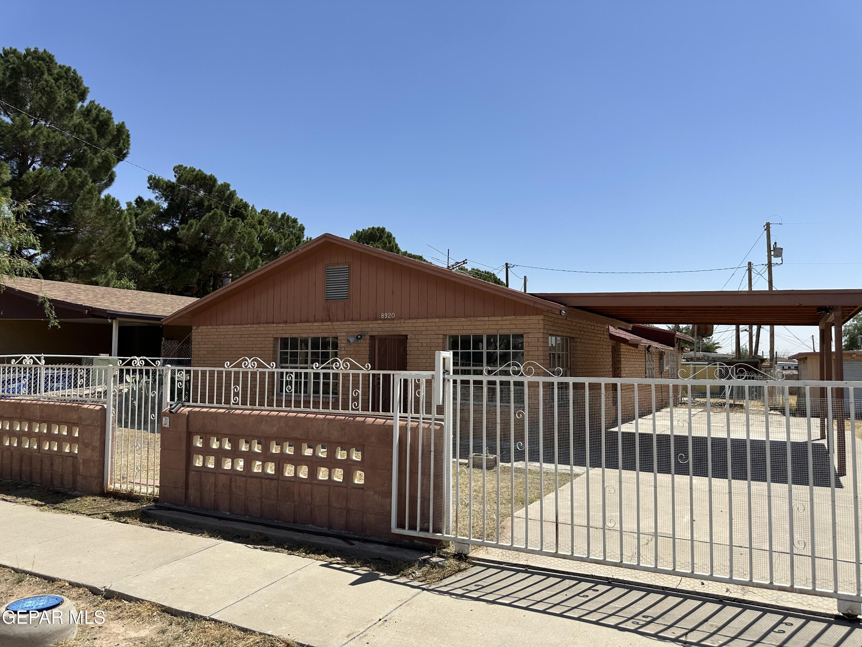 8920 Kenneth Street, El Paso, TX 79904