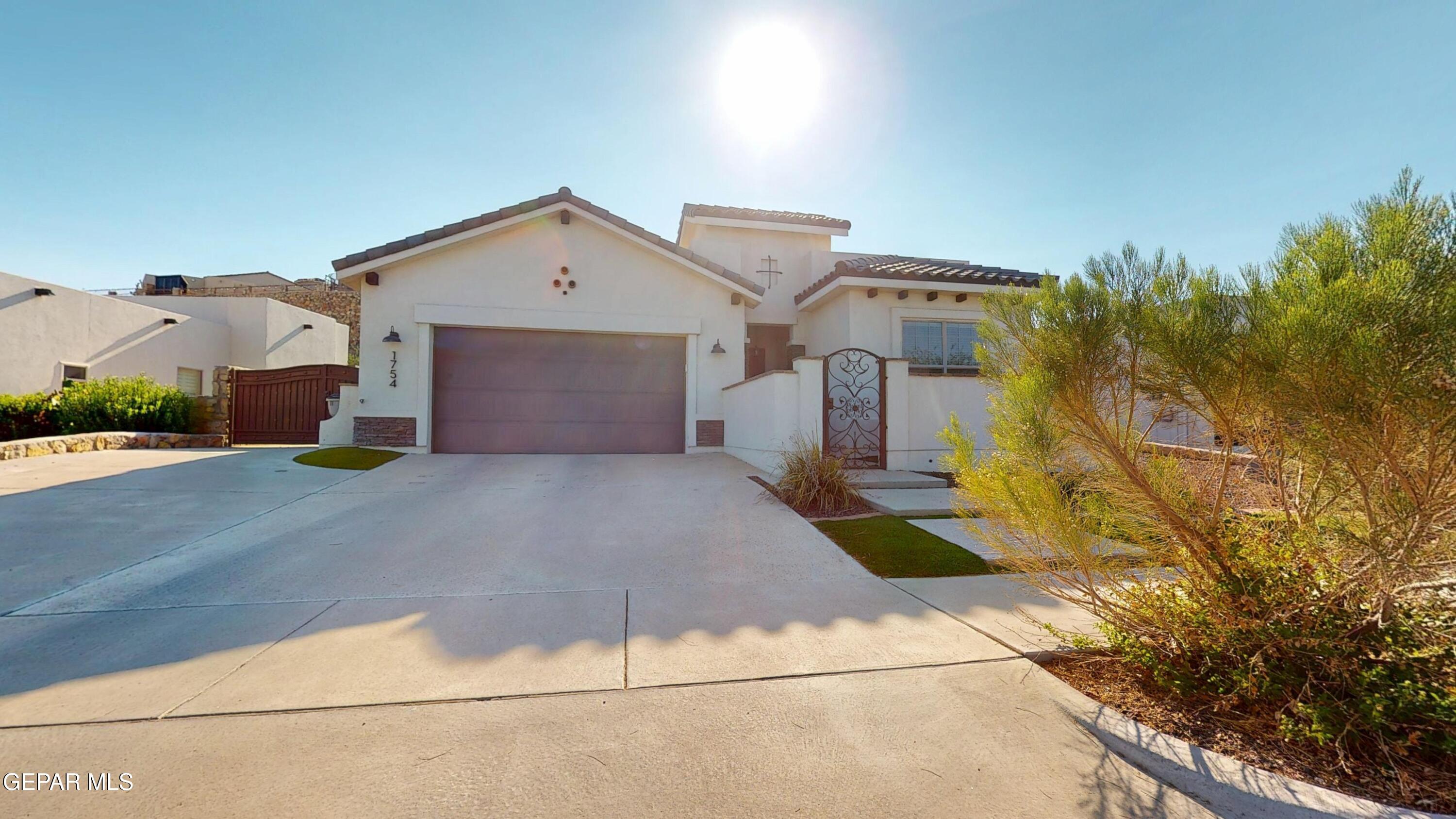 1754 SIDESADDLE Drive, El Paso, TX 79911