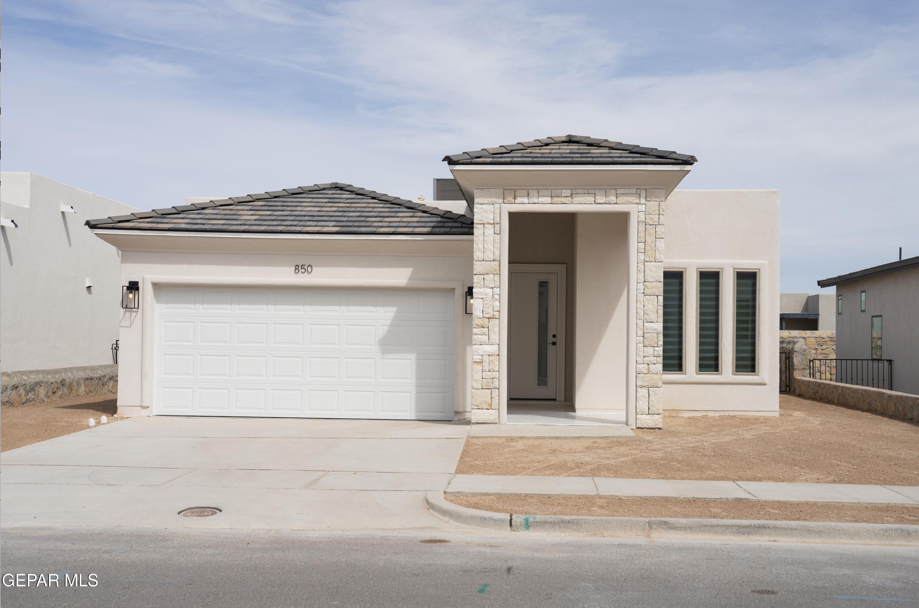 850 Harpendem Drive, Horizon City, TX 79928