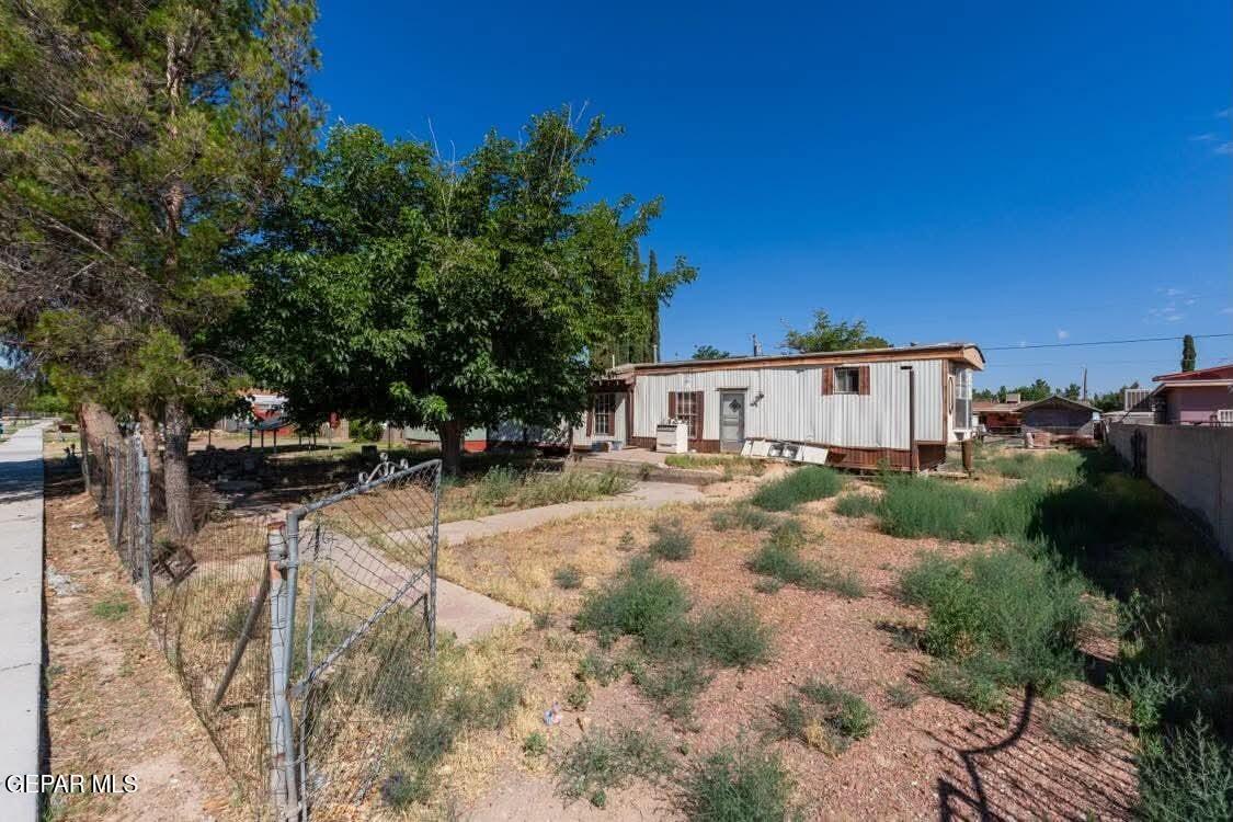 11582 La Poblana Drive, Socorro, TX 79927
