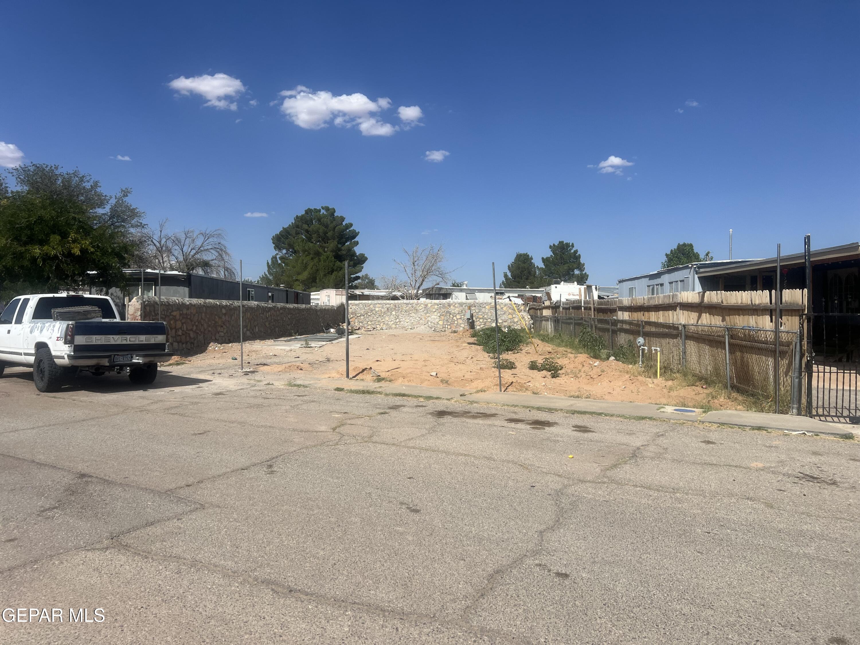 12412 ROAD RUNNER Street, El Paso, TX 79934