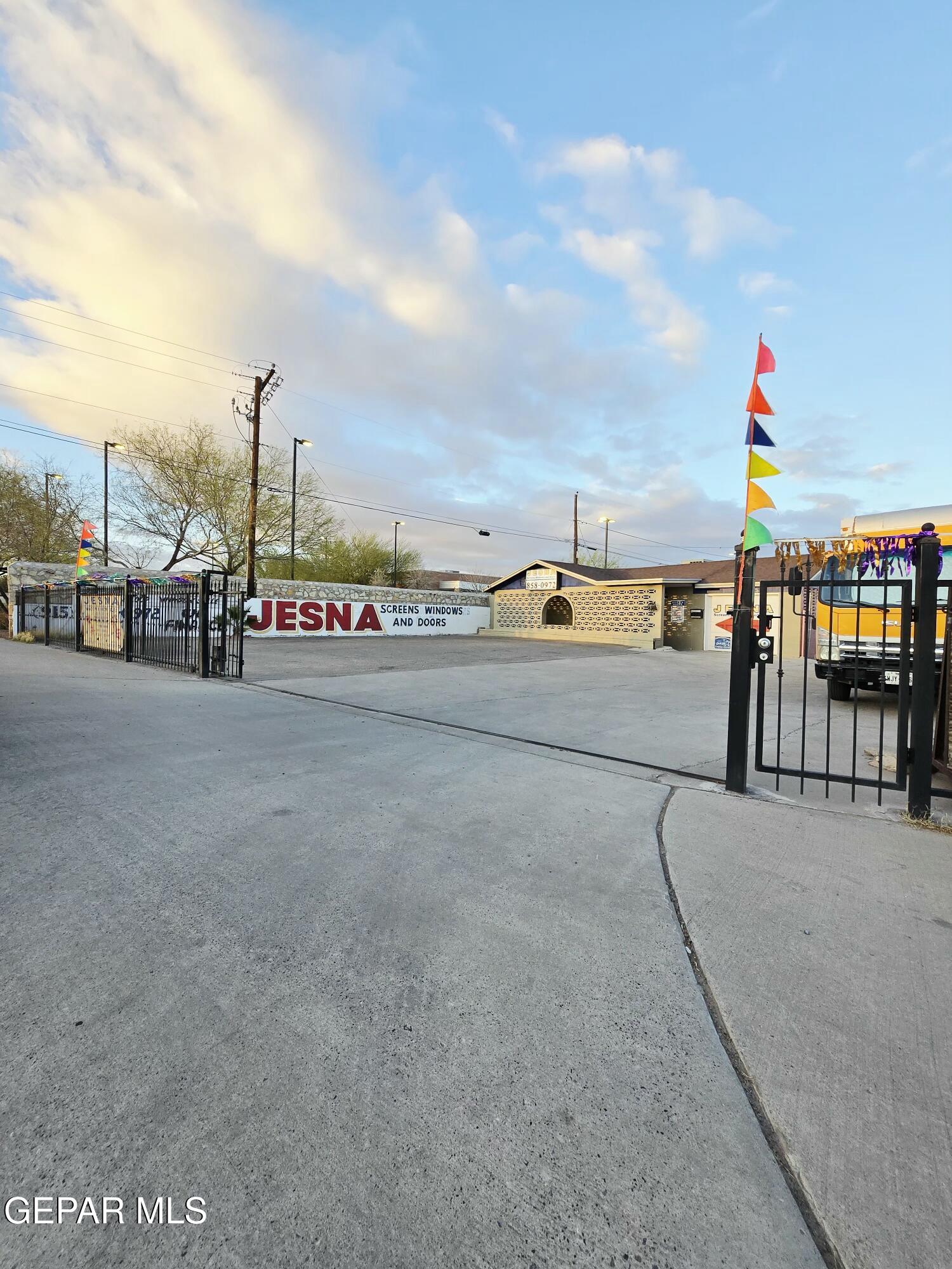 8635 N LOOP Drive, El Paso, TX 79907