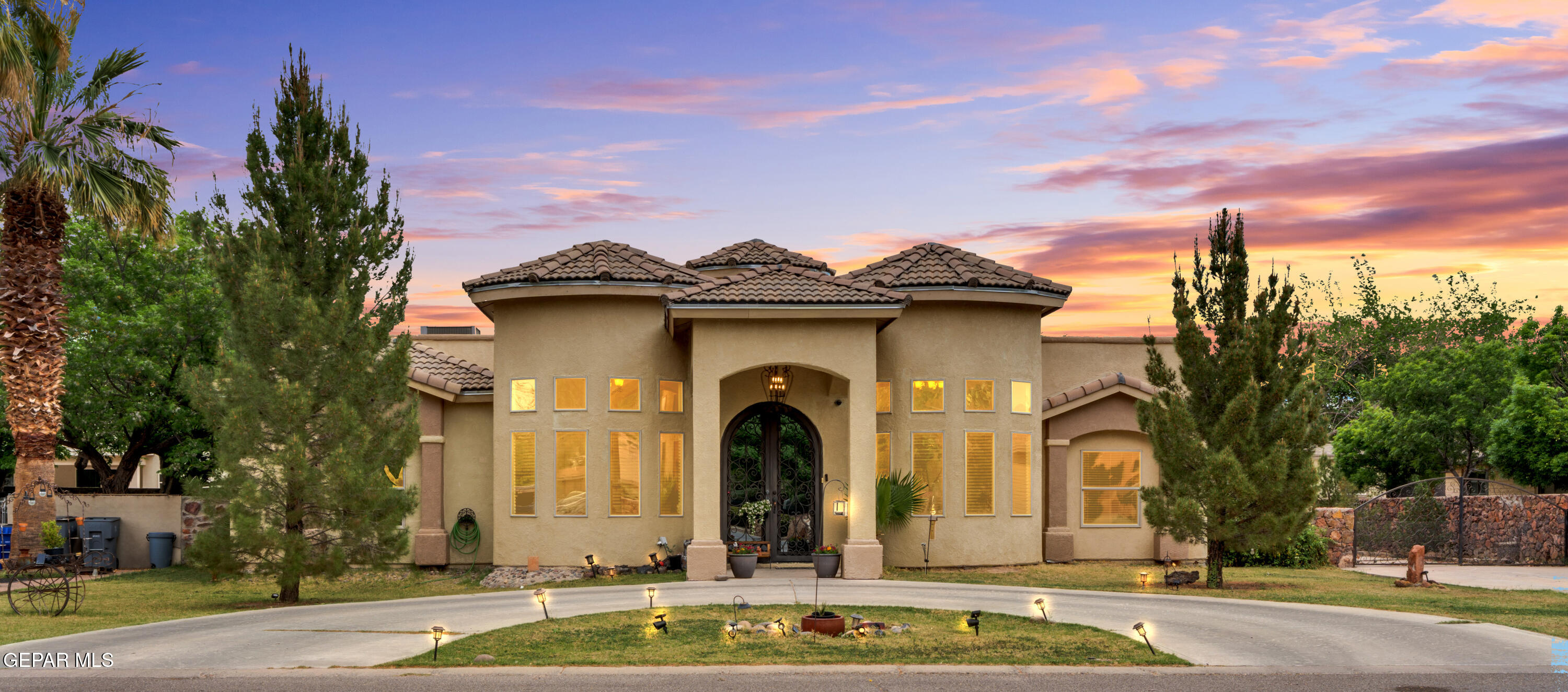 500 COUNTRY OAKS Drive, El Paso, TX 79932