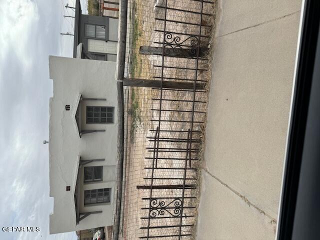 660 Mauer Road, El Paso, TX 79915