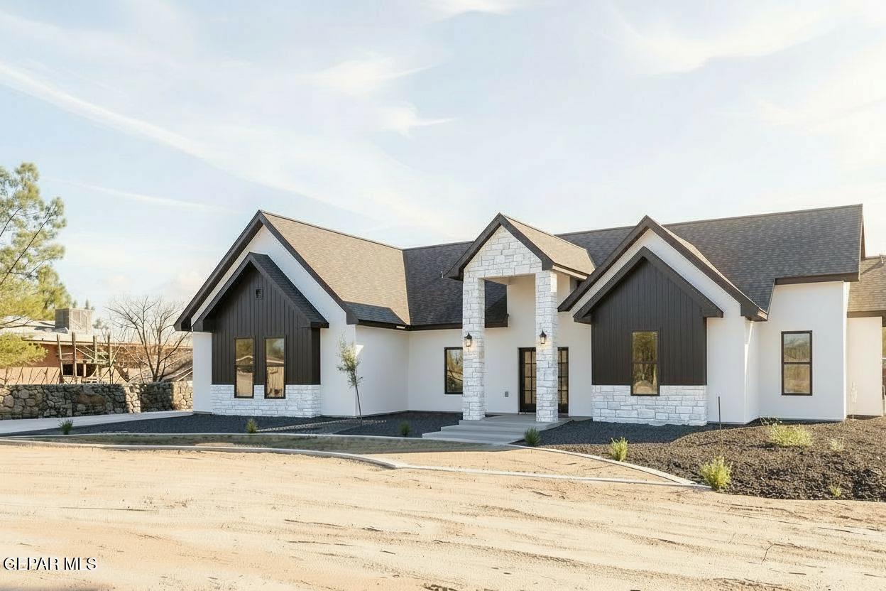 13264 Nacho Alvarado Drive, Clint, TX 79836