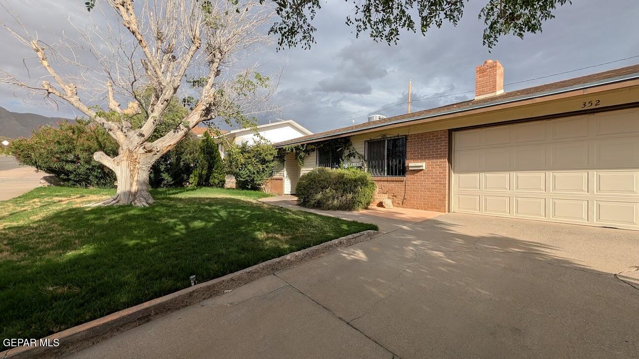 352 CRESTMONT Drive, El Paso, TX 79912