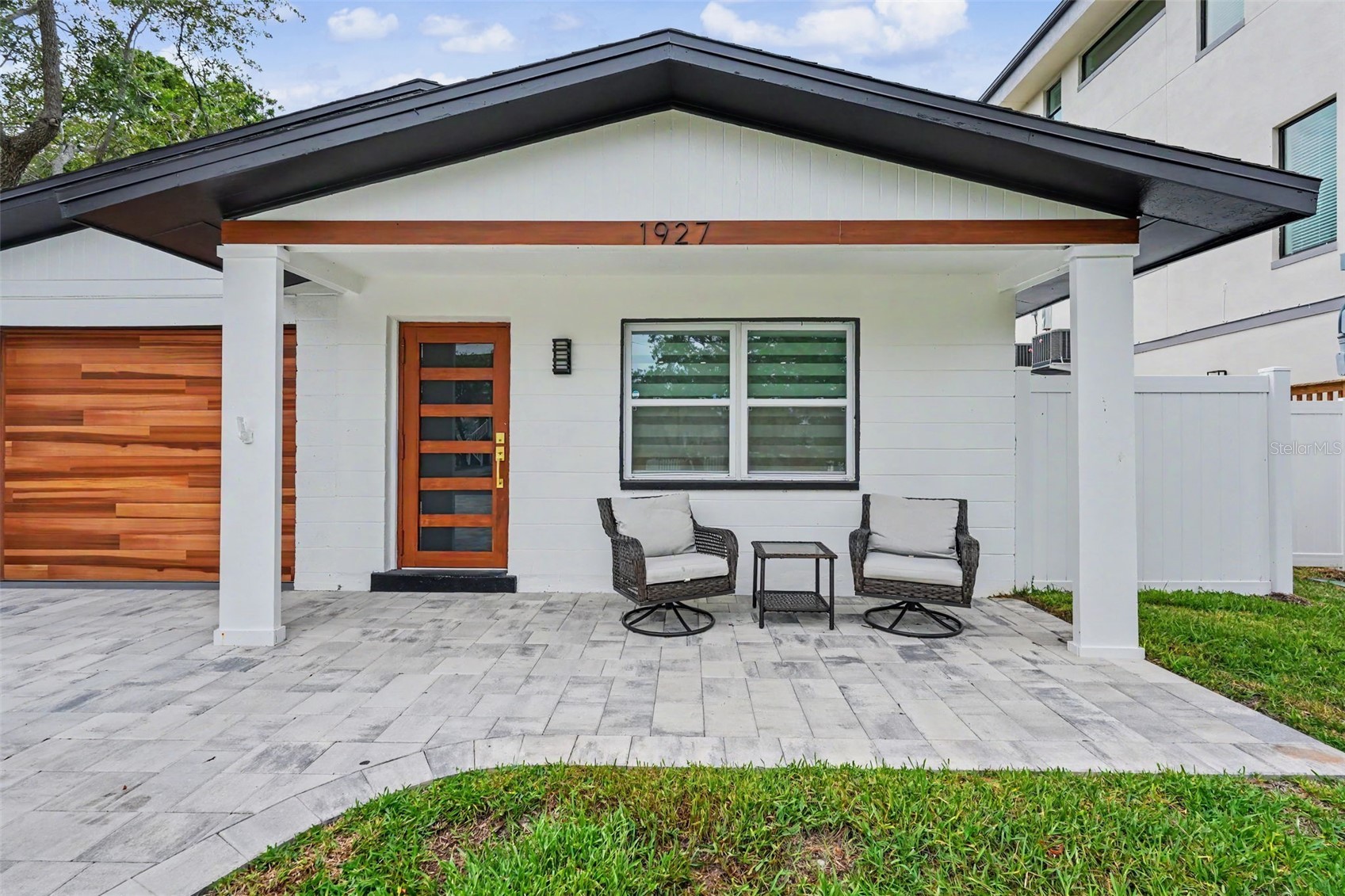 1927 SHORE ACRES BOULEVARD NE