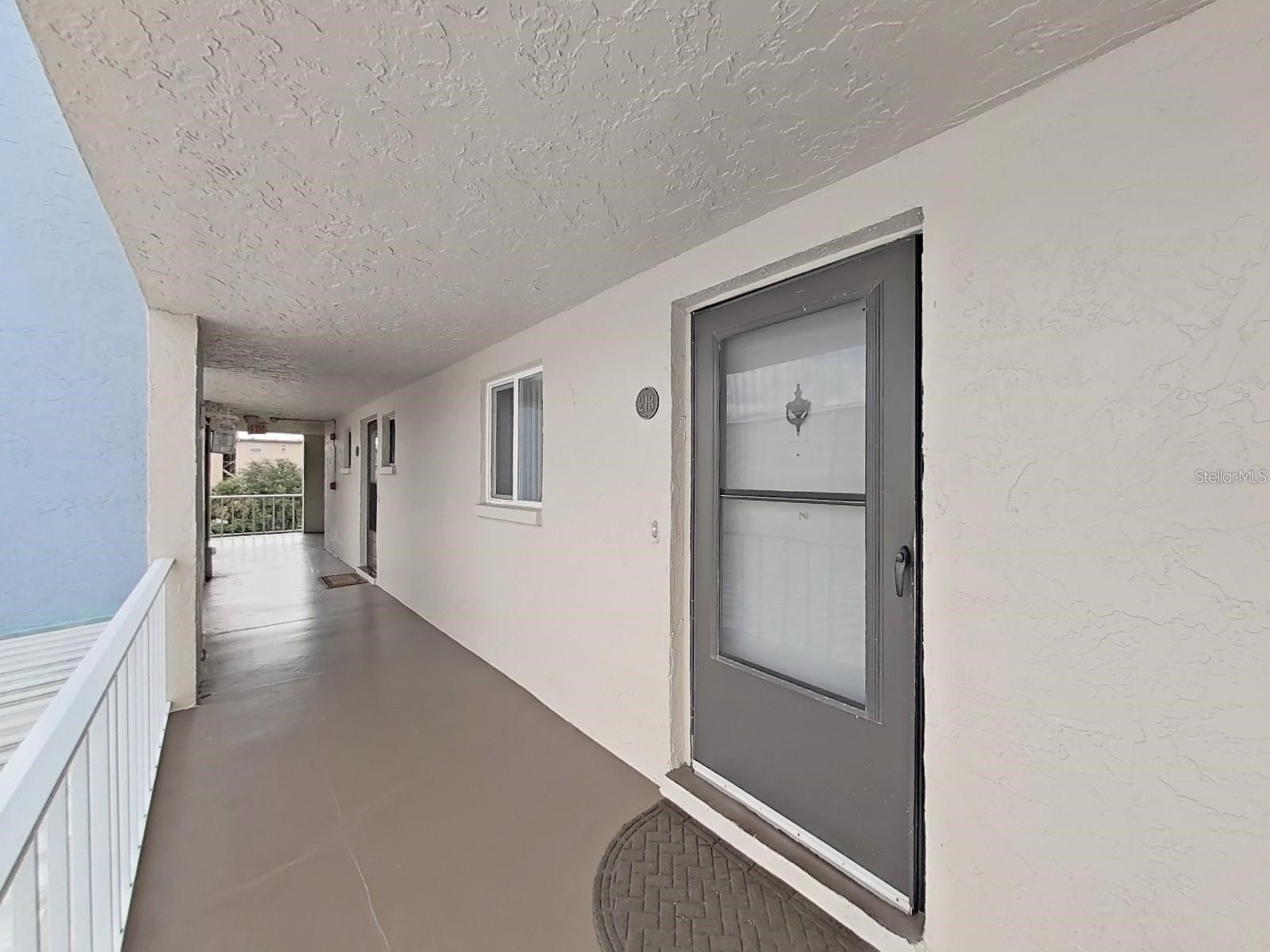 215 VALENCIA BOULEVARD 213