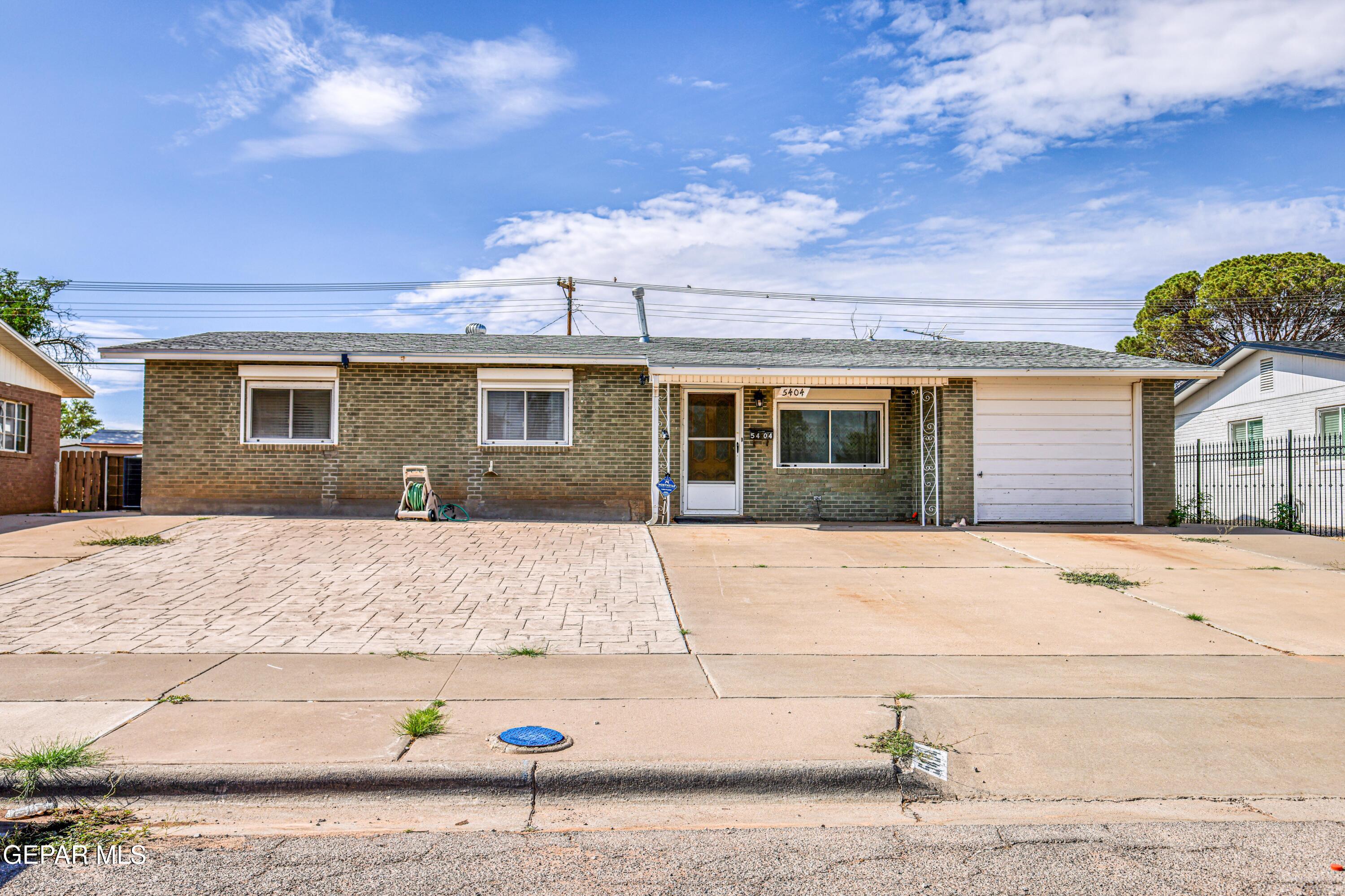 5404 RAYMOND TELLES Drive, El Paso, TX 79924