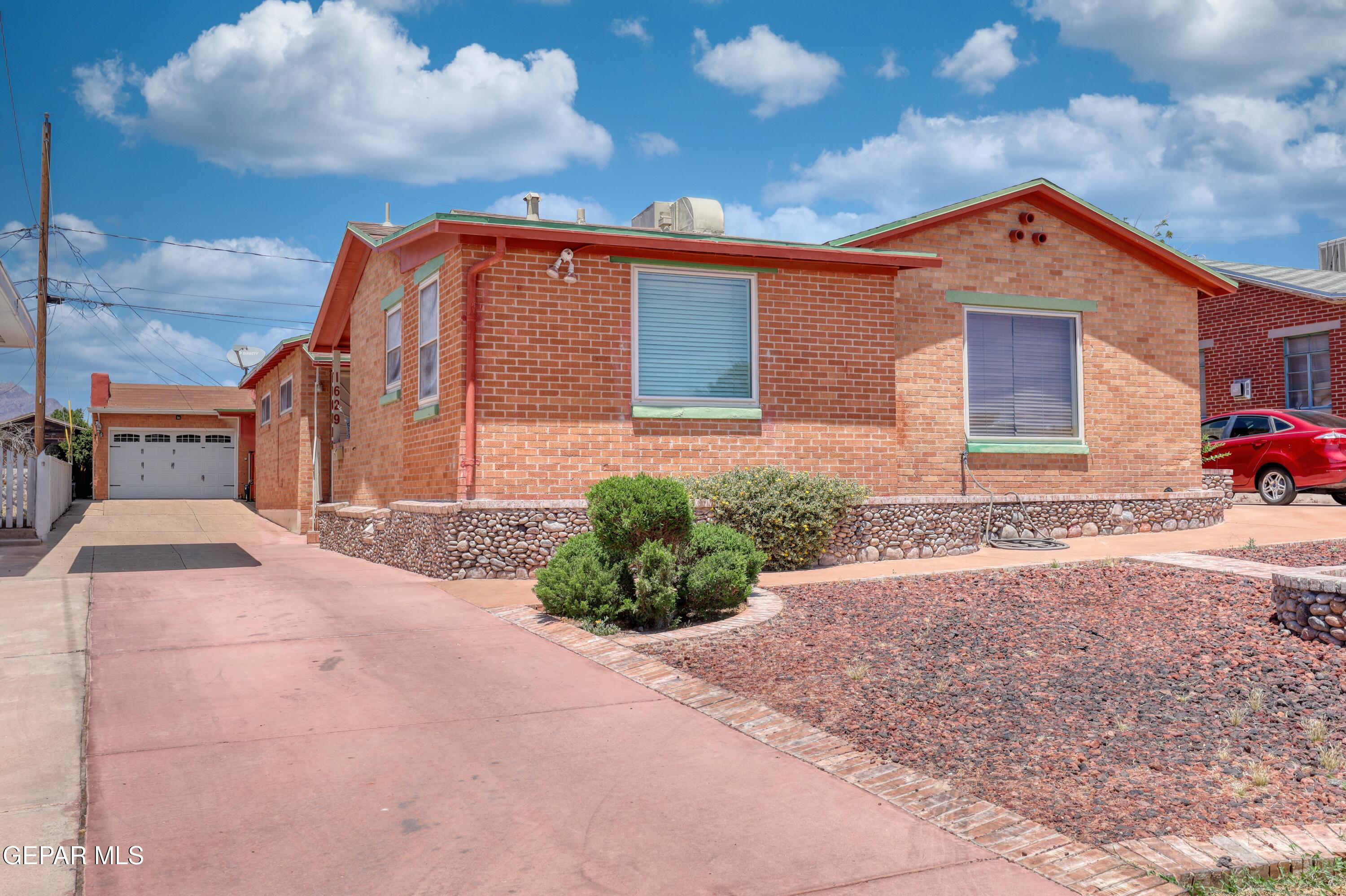 1629 SAINT JOHNS Drive, El Paso, TX 79903