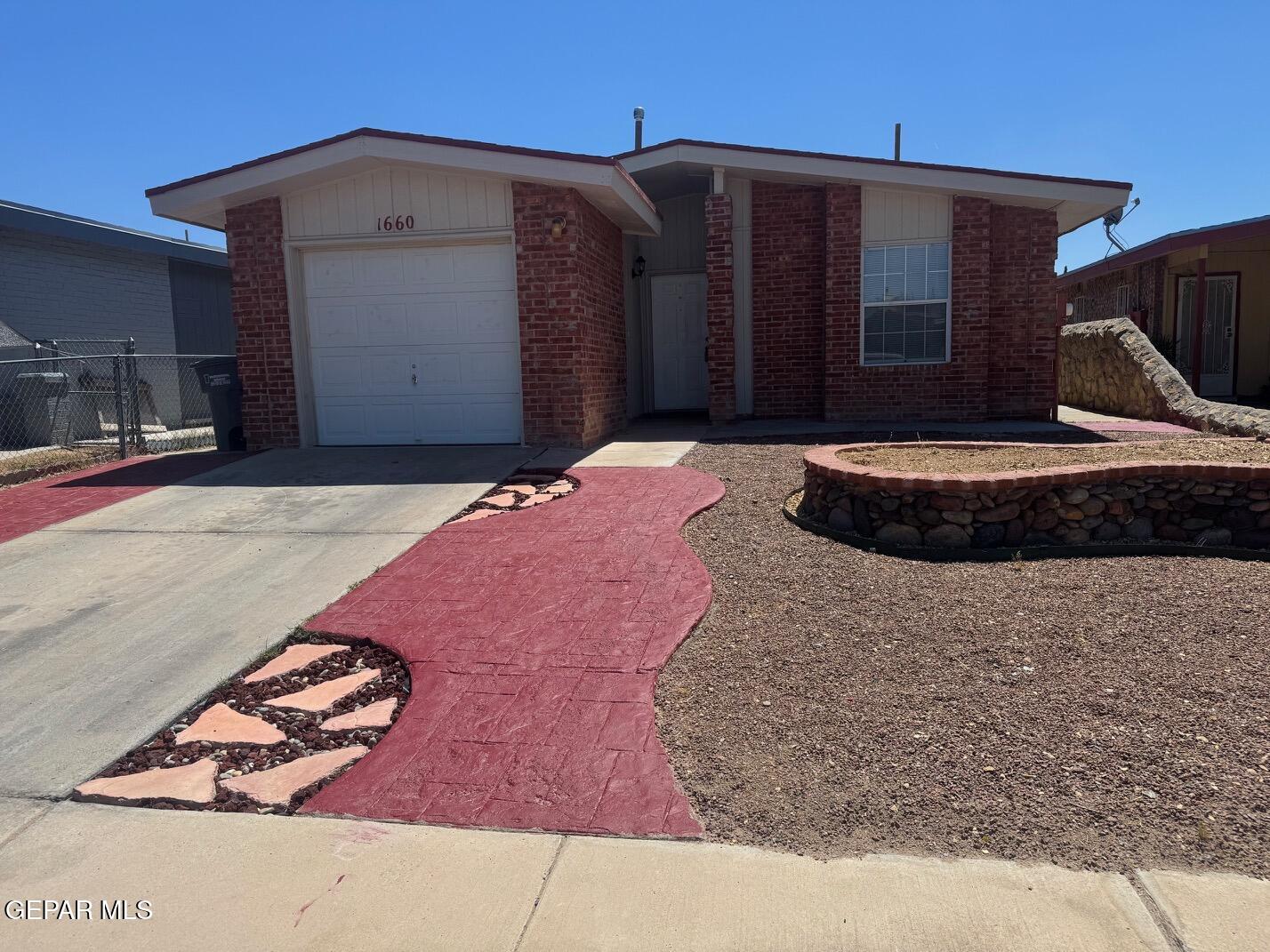 1660 SAINT STEPHEN Place, El Paso, TX 79936