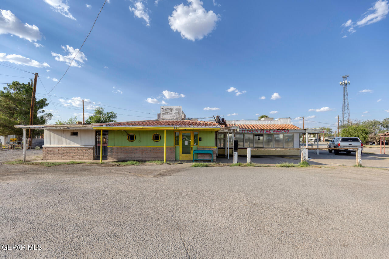 611 W Main Street, Fabens, TX 79838