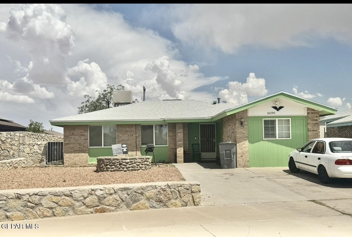 6696 Tiger Eye Drive, El Paso, TX 79924