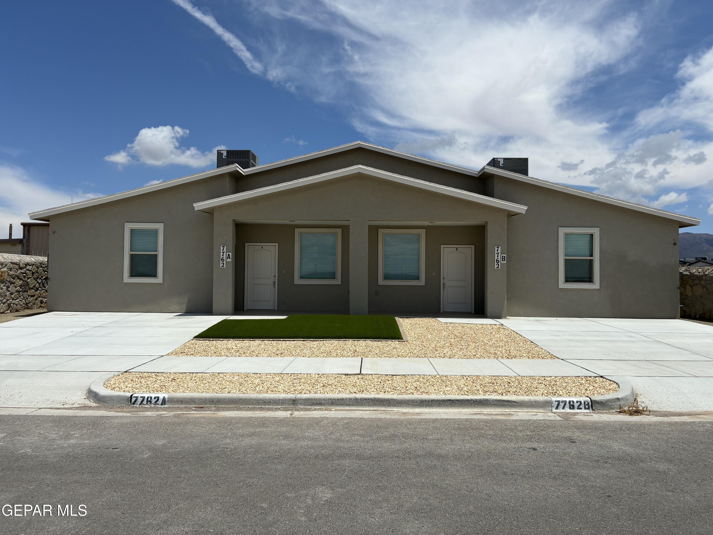 7762 Kiely Road A & B, Vinton, TX 79821
