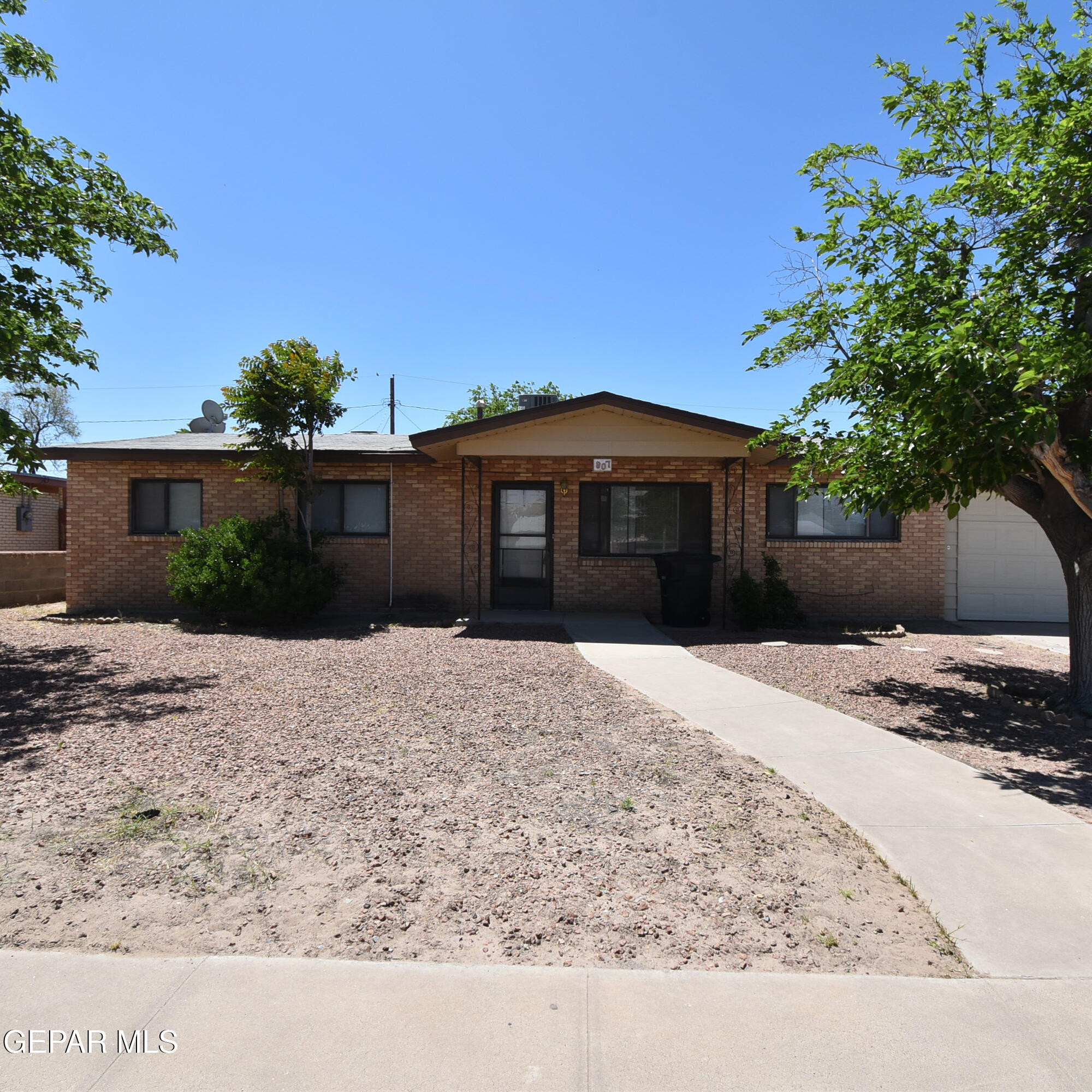 807 POPLAR Street, Anthony, TX 79821