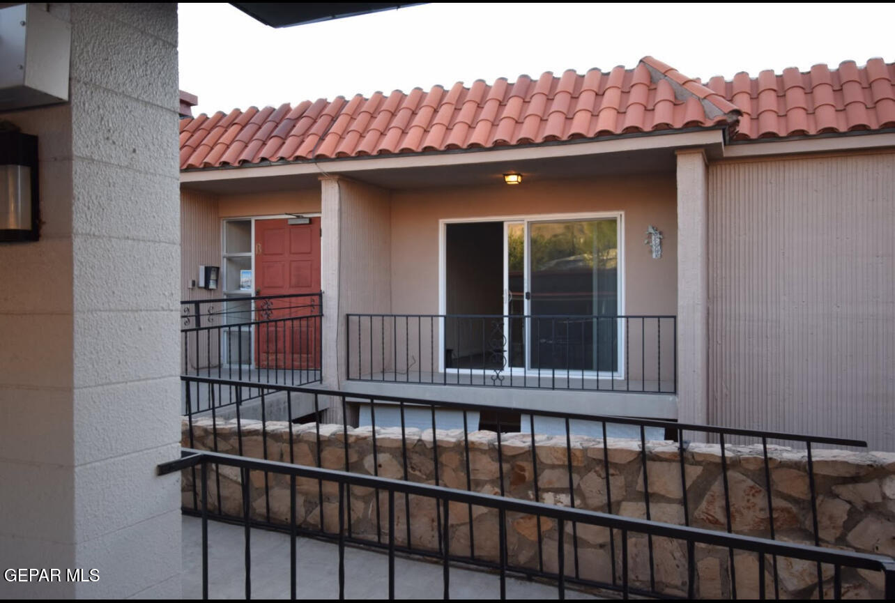 252 Shadow Mountain Drive B12, El Paso, TX 79912