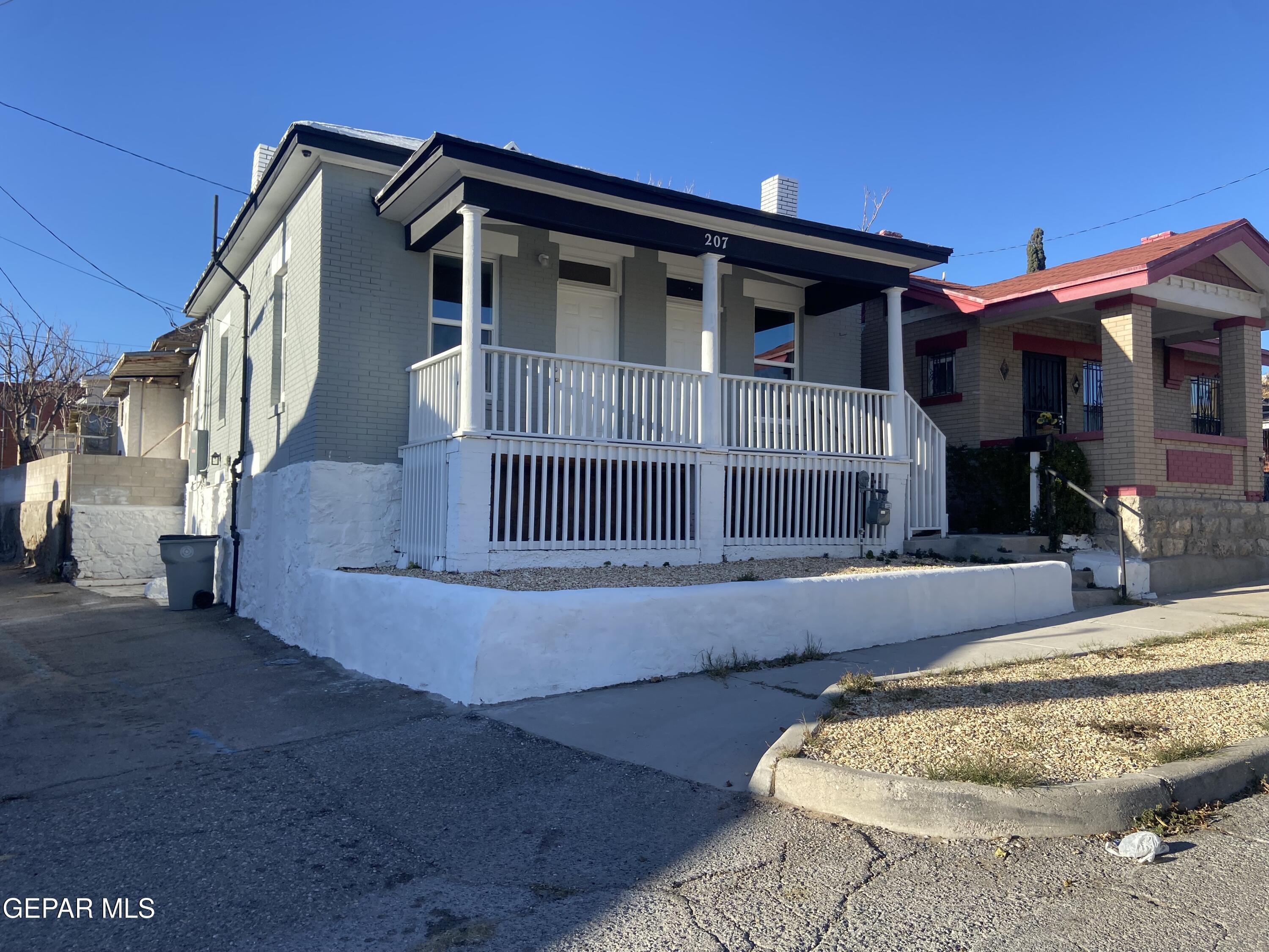 207 RANDOLPH Drive, El Paso, TX 79902
