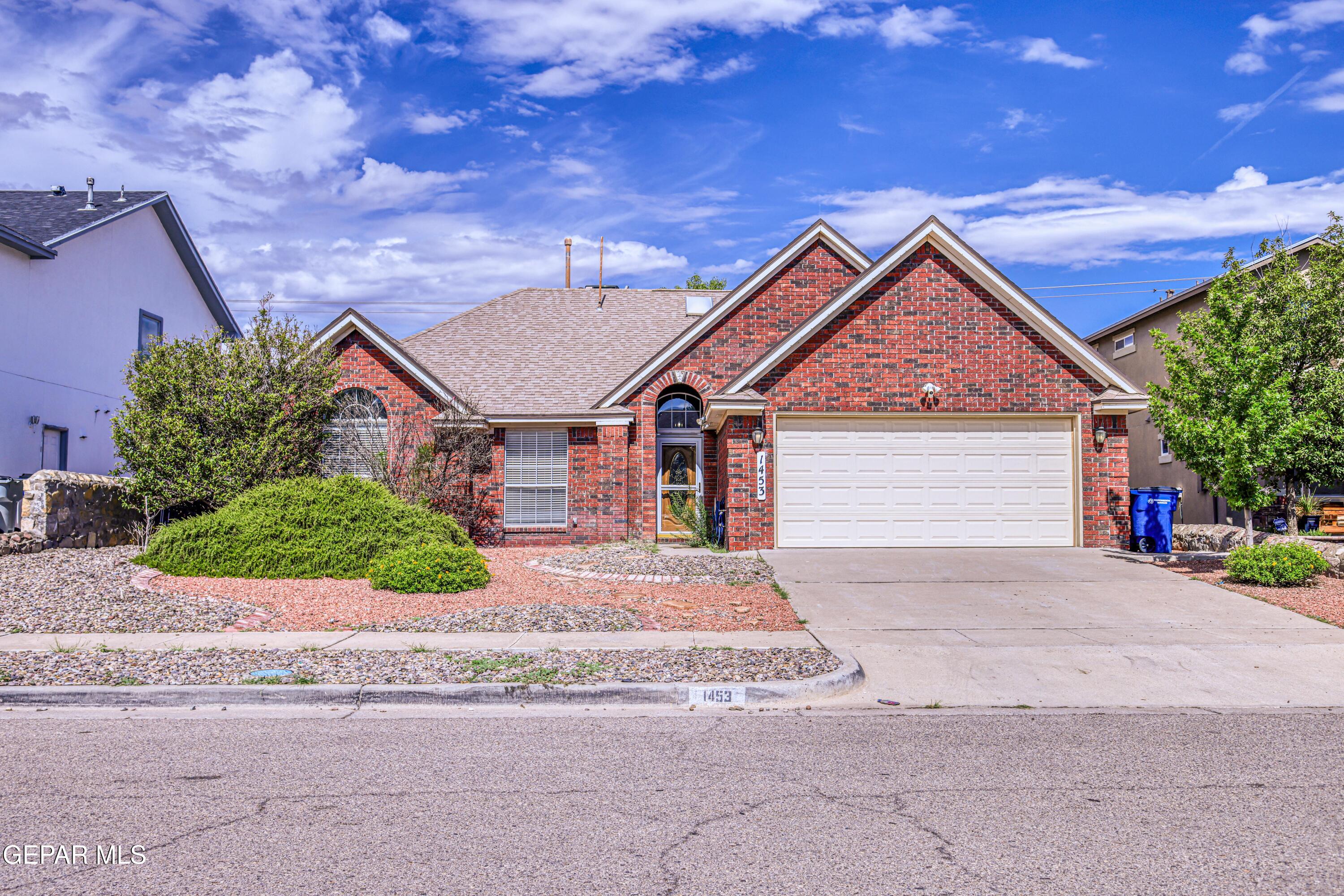 1453 LUZ DE SOL Drive, El Paso, TX 79912