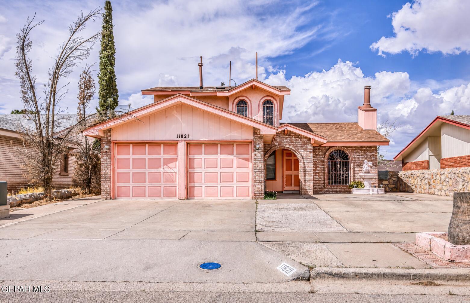 11821 SCOTT SIMPSON Drive, El Paso, TX 79936