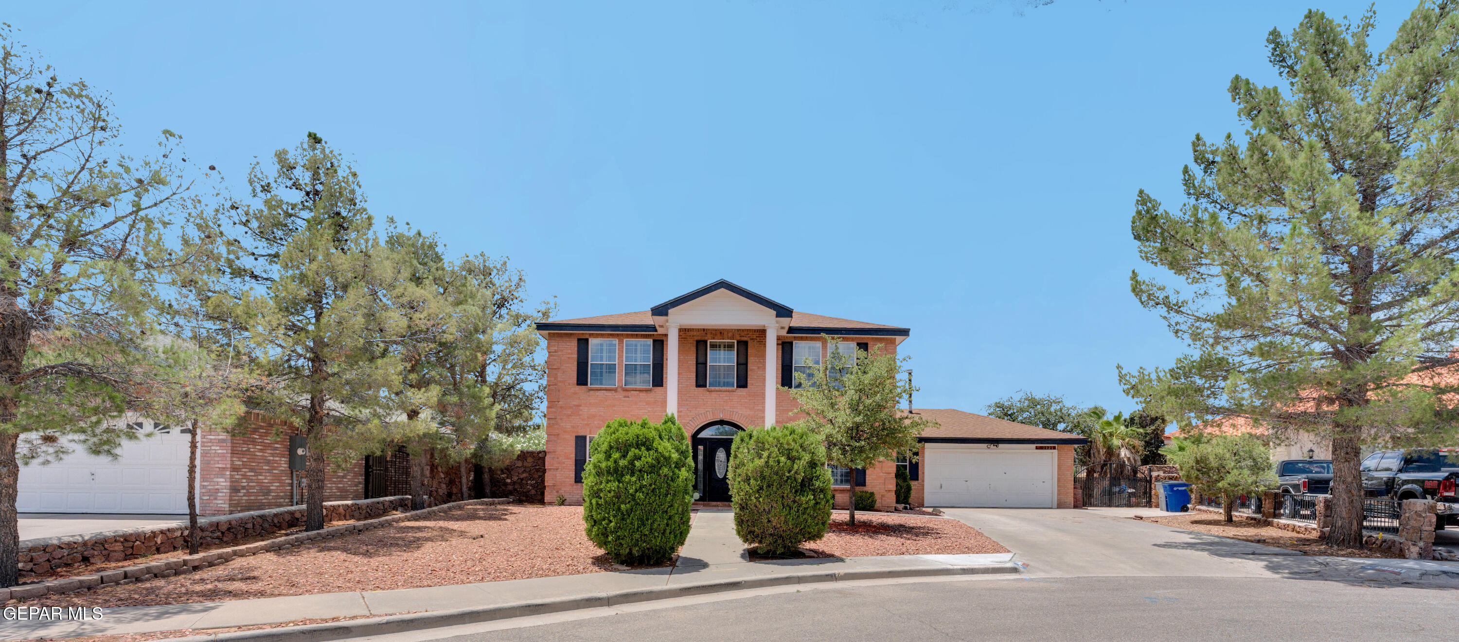 2121 GREENLEE Drive, El Paso, TX 79936