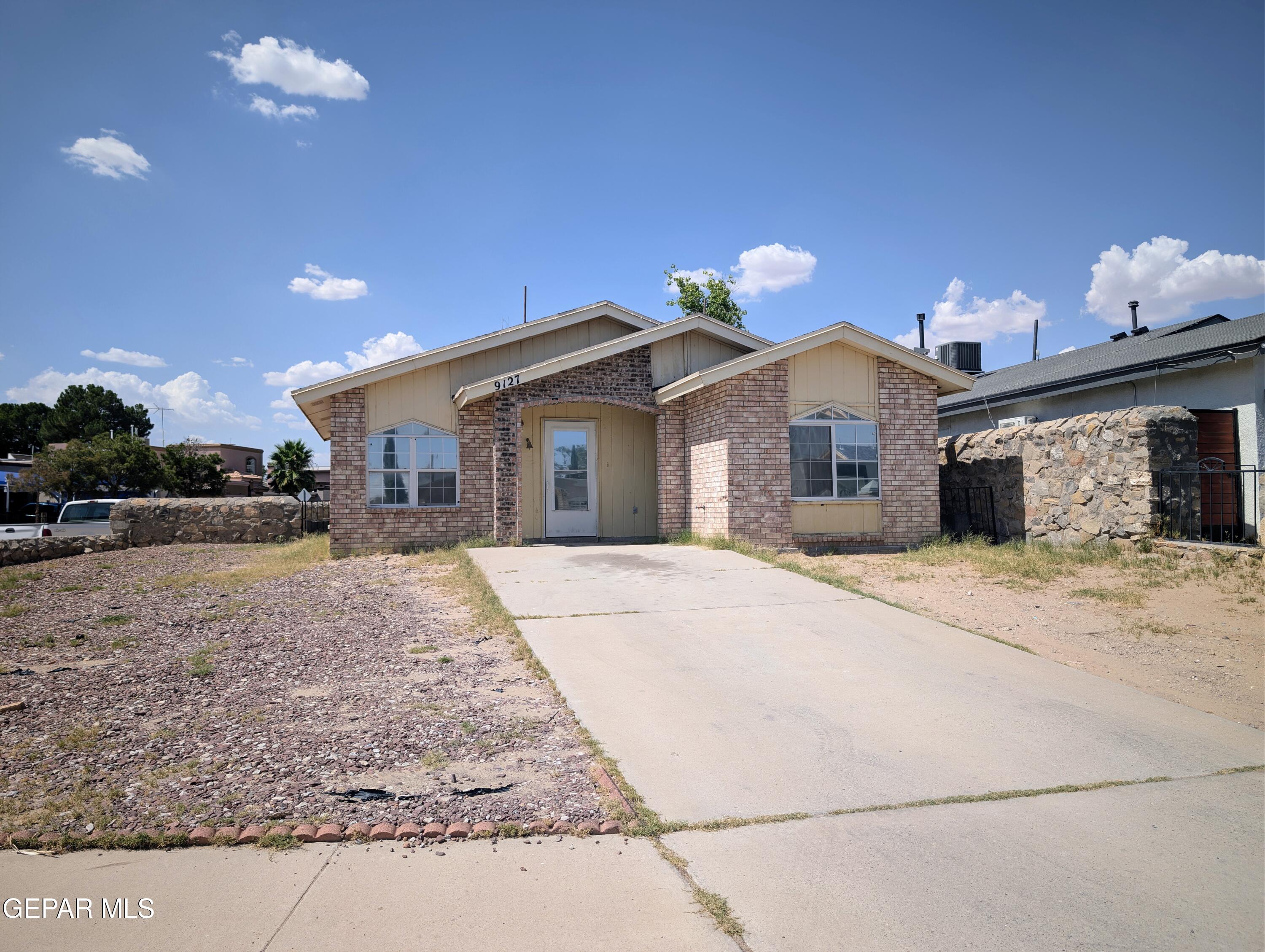 9127 BUR OAK Circle, El Paso, TX 79907