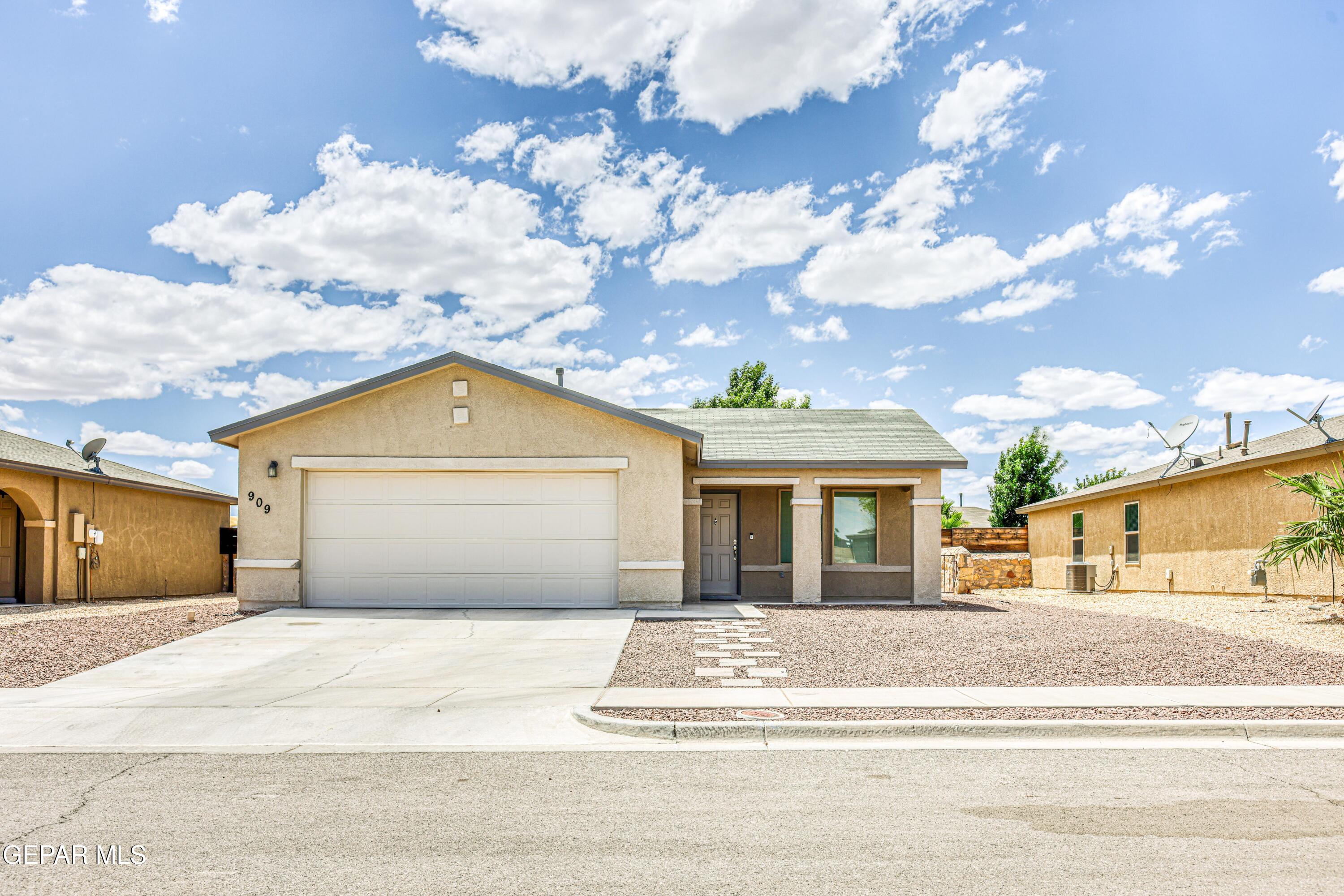 909 Talavera Drive, Horizon City, TX 79928