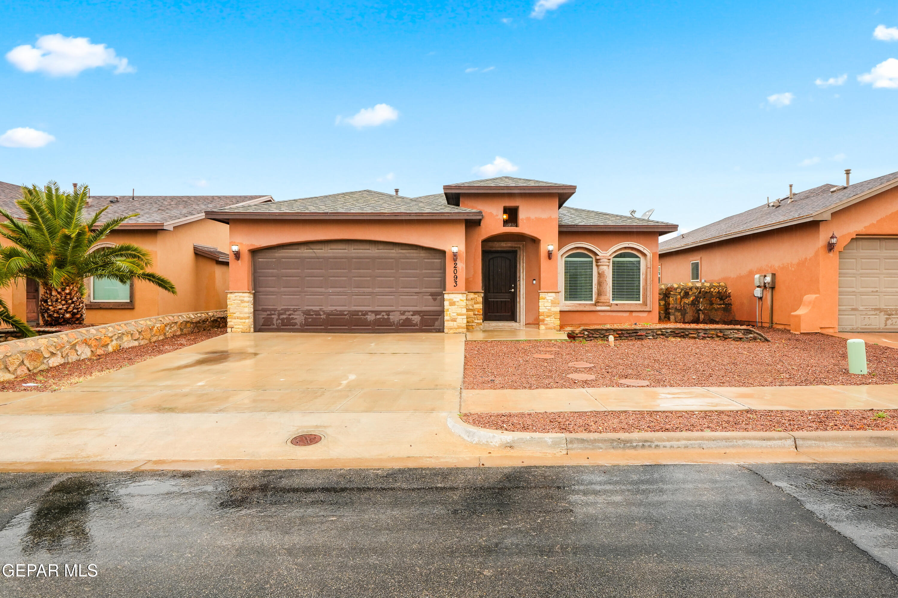 2093 CHARLES HORAK, El Paso, TX 79938