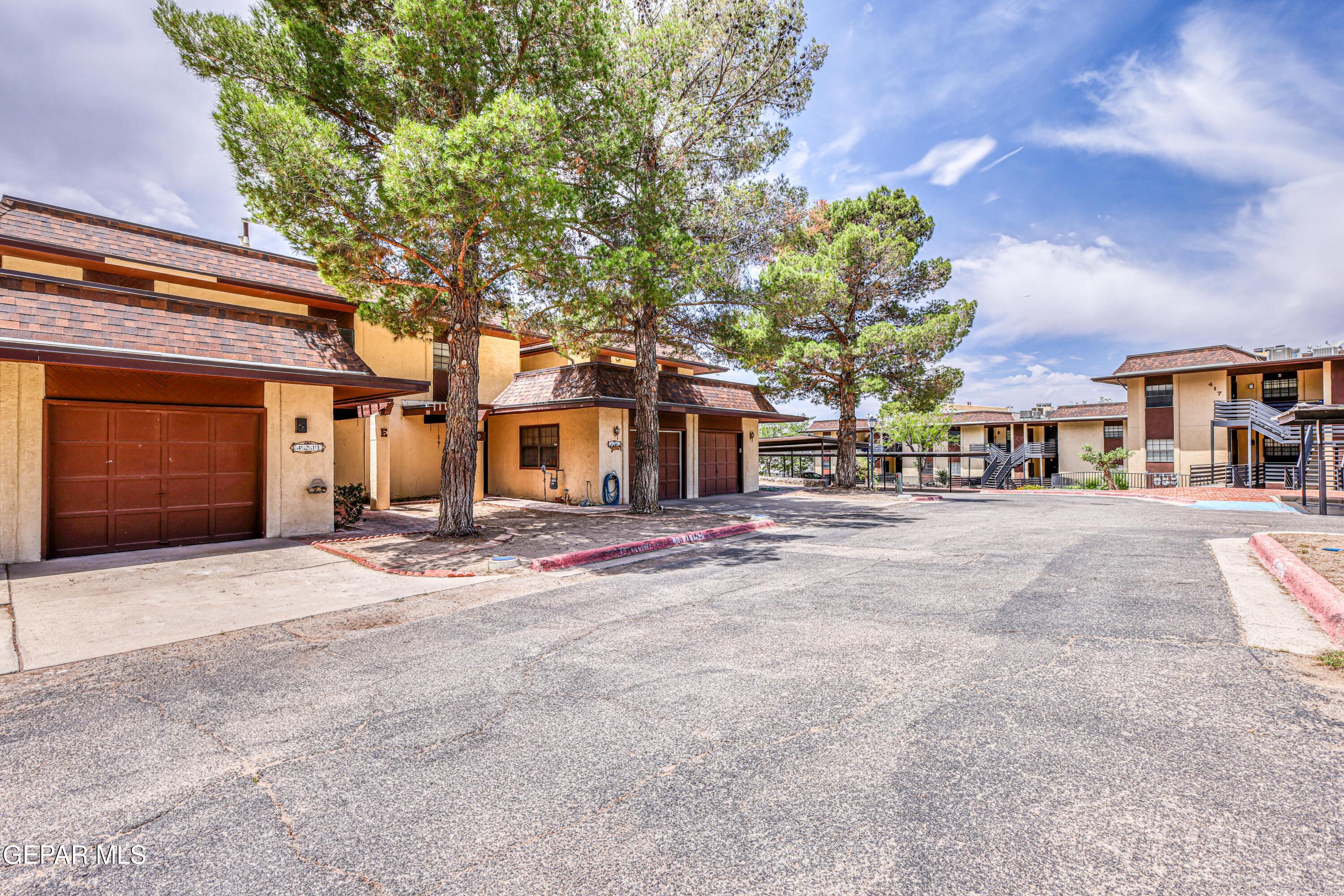 421 Irondale Drive E, El Paso, TX 79912