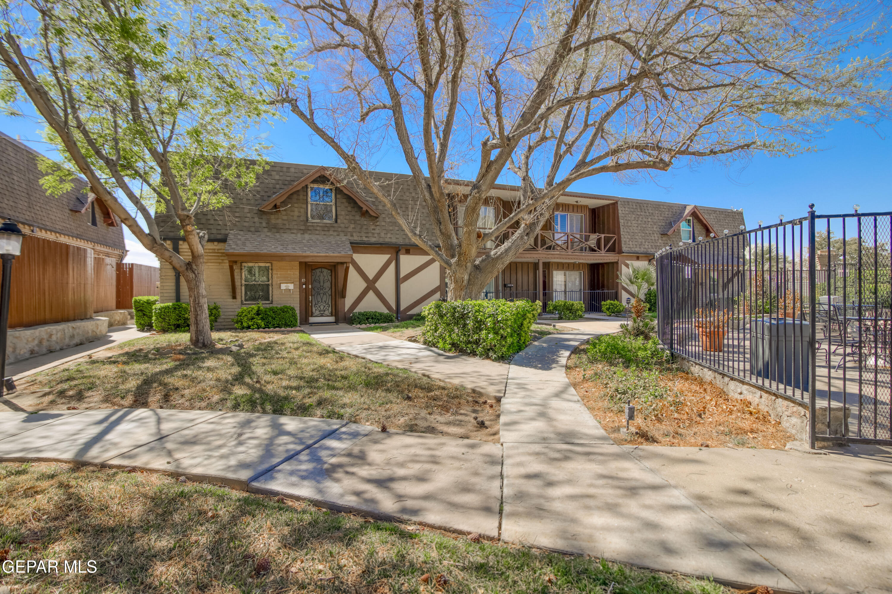 500 Thunderbird Drive 86, El Paso, TX 79912