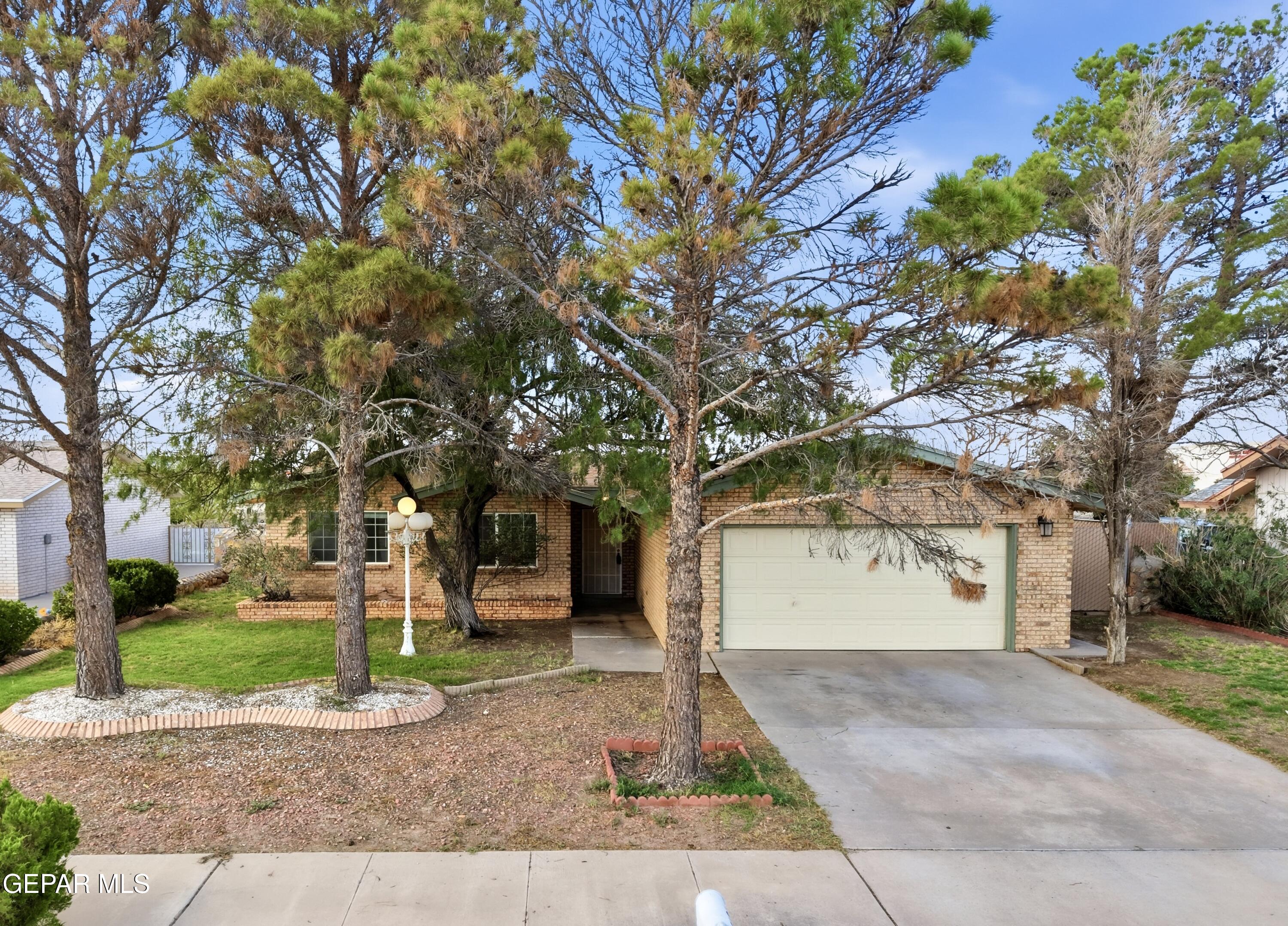 15323 WOODHILL Court E, Horizon City, TX 79928