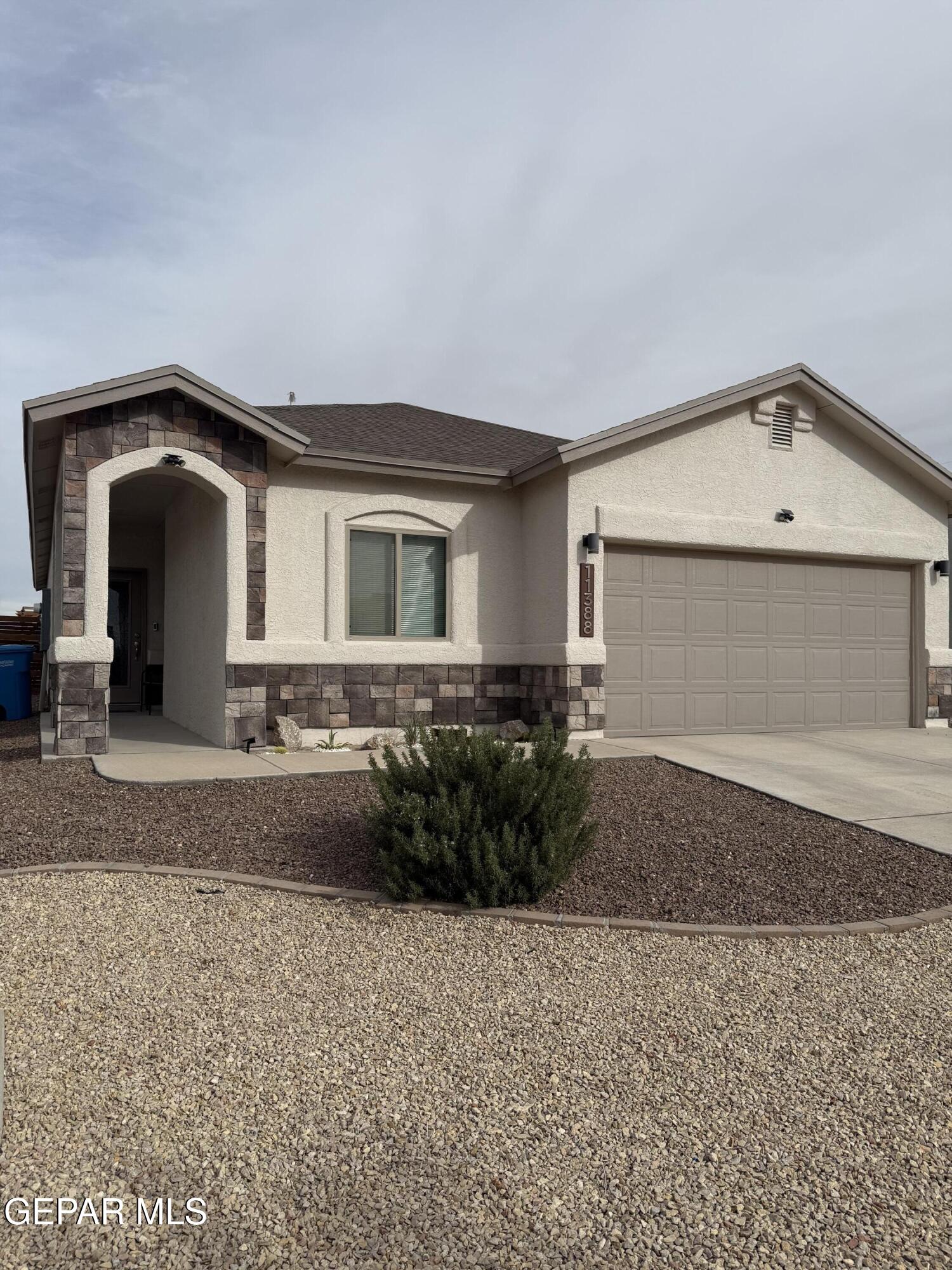 11388 Santa Barbara, Socorro, TX 79927