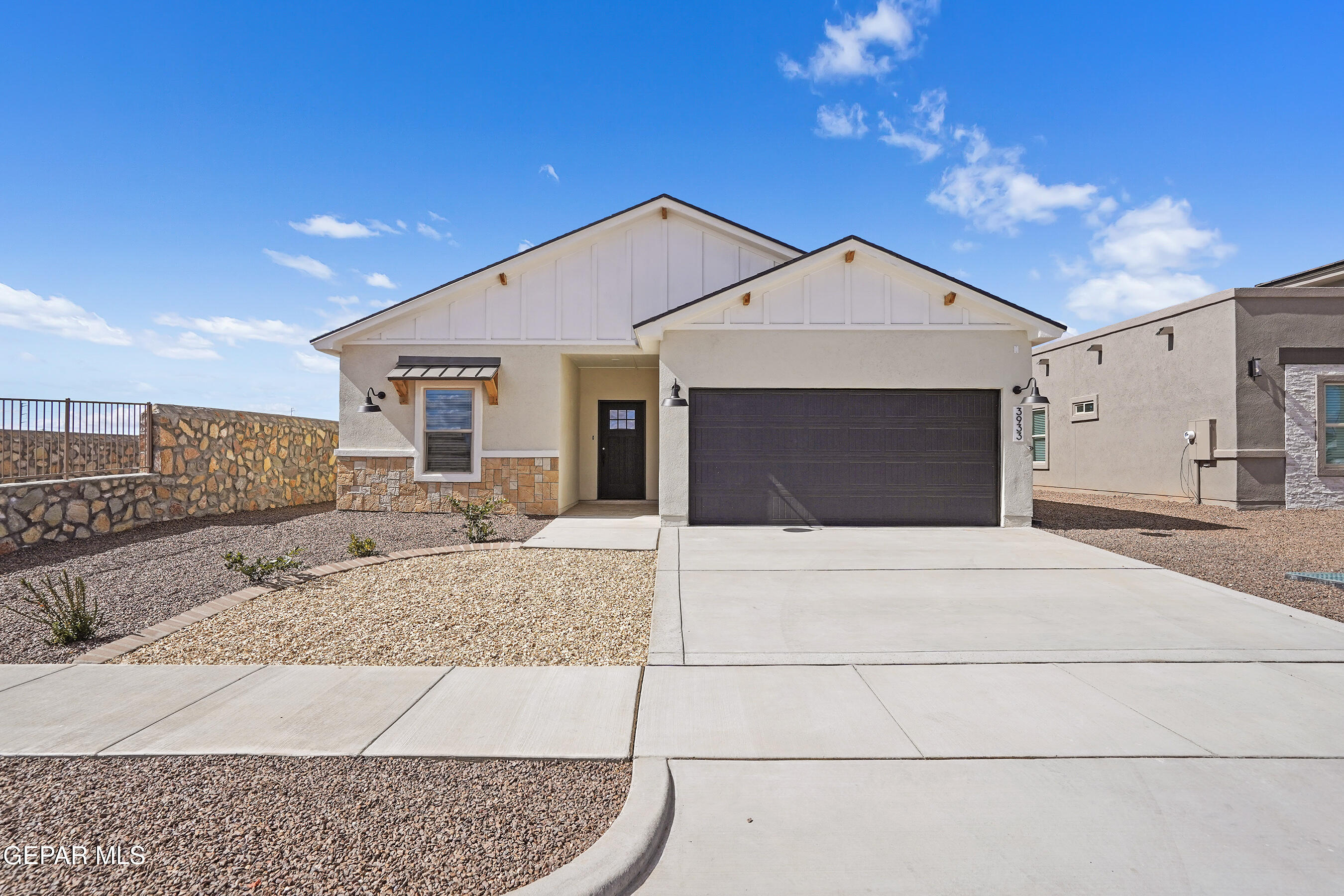 609 Paseo De La Reina Street, Horizon City, TX 79928