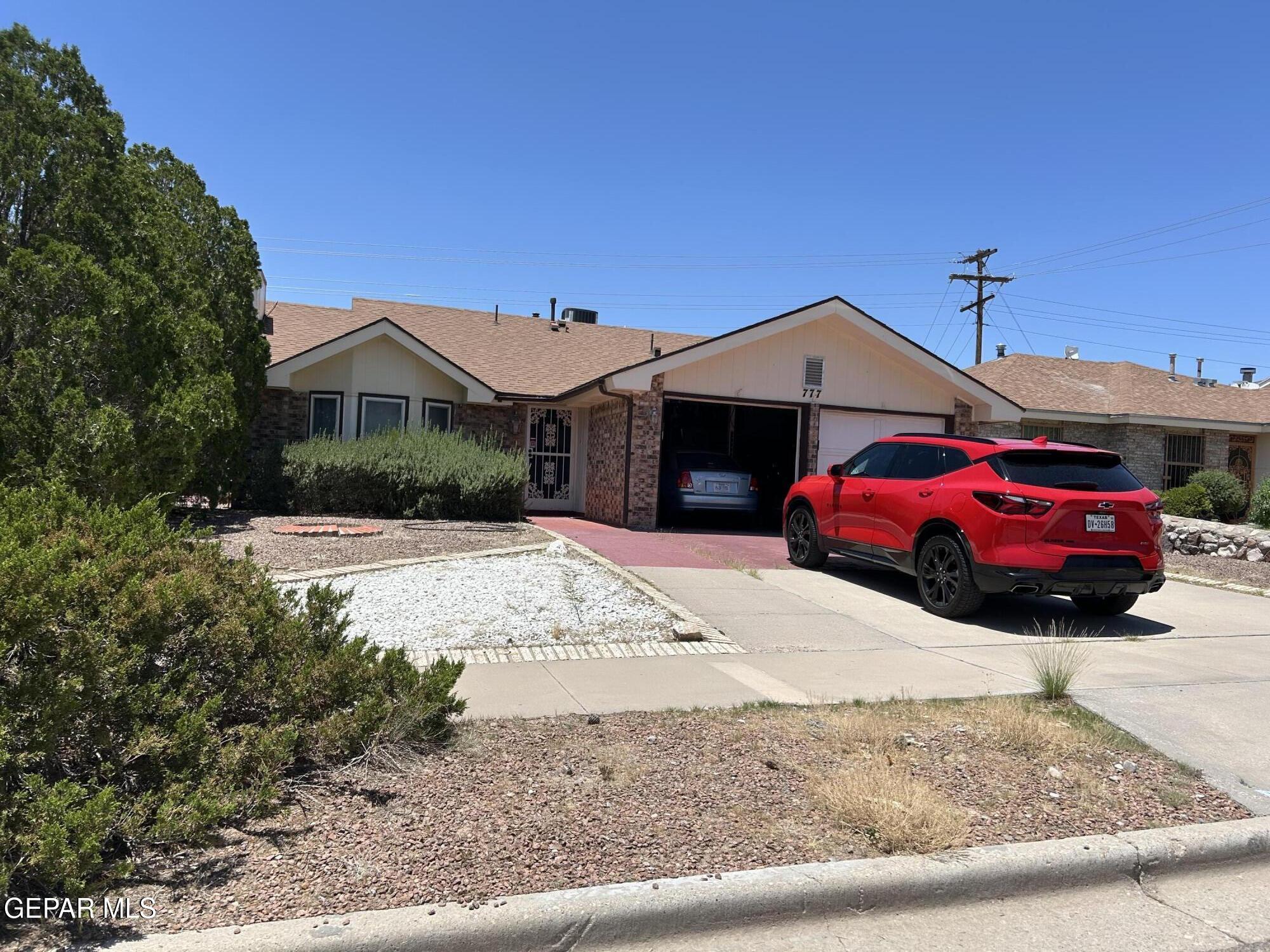 777 MARTHA GALE Drive, El Paso, TX 79912