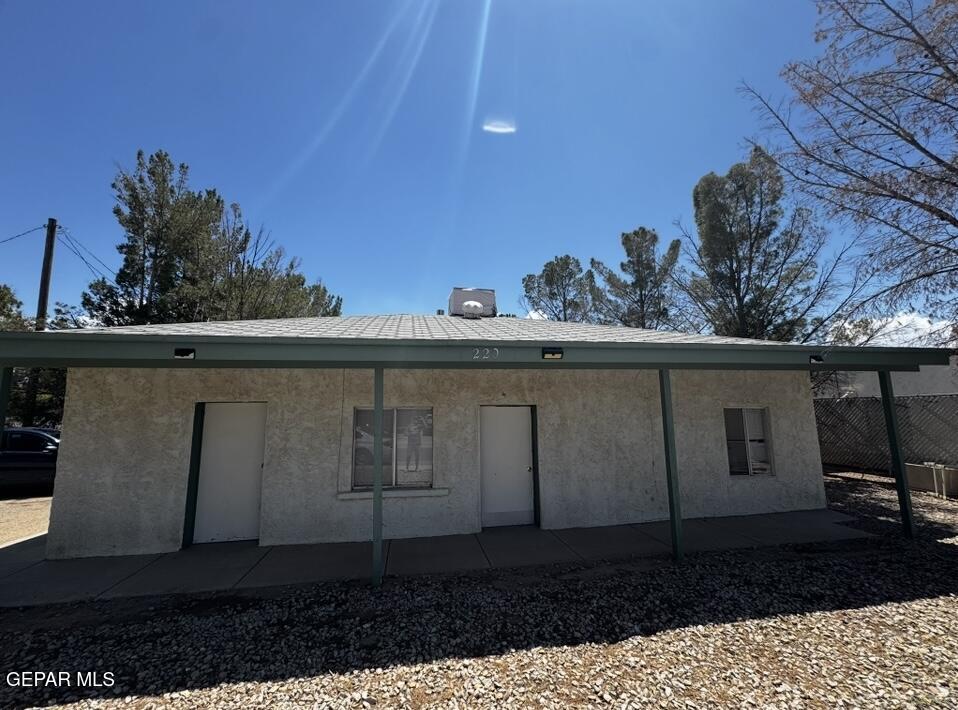 220 NW G Avenue, Fabens, TX 79838