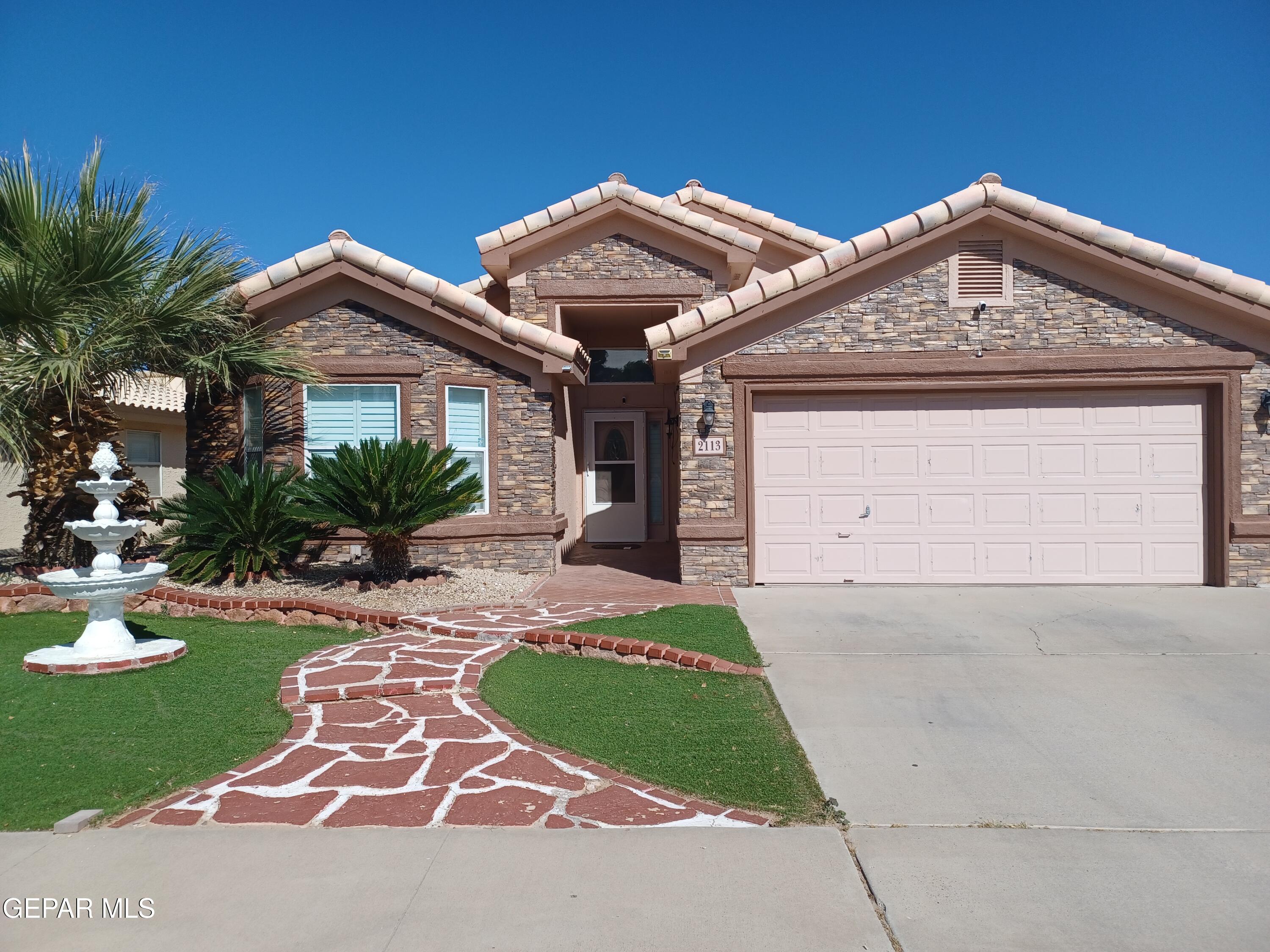 2113 SUN COUNTRY Drive, El Paso, TX 79938